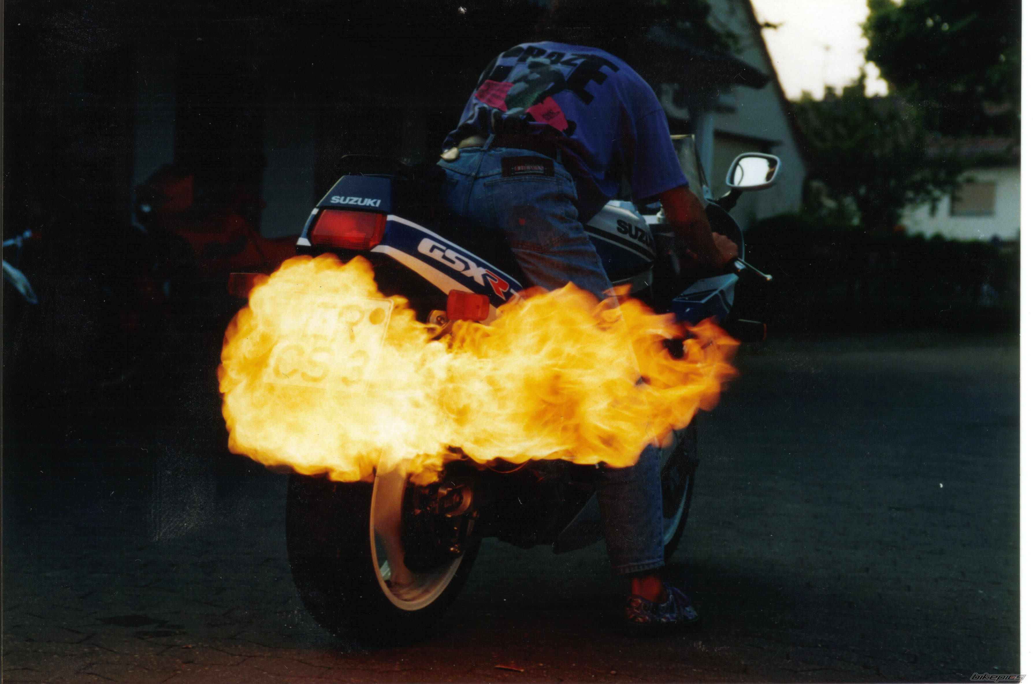 1990 SUZUKI GSX R 750 | Picture 63685 motorcycle photo