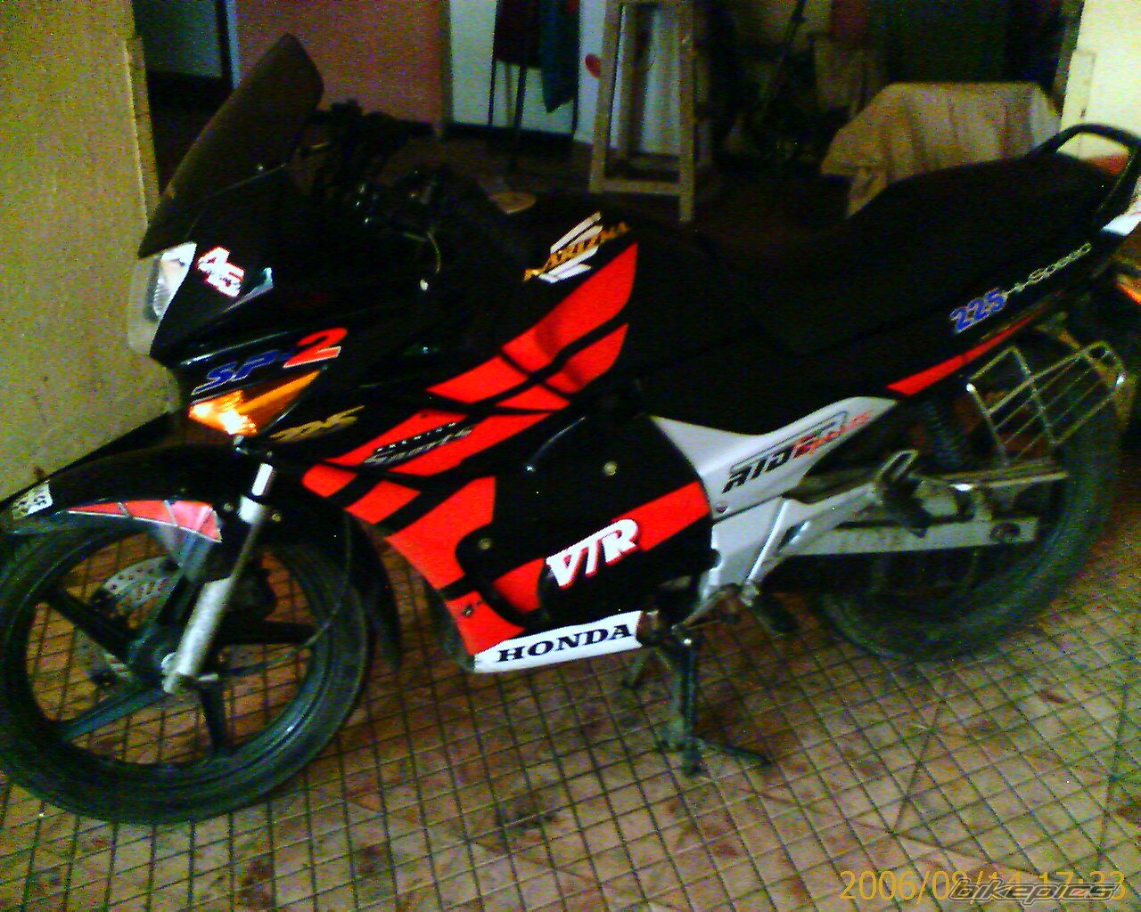 2005 HERO HONDA KARIZMA BLACK | Picture 657468 motorcycle photo