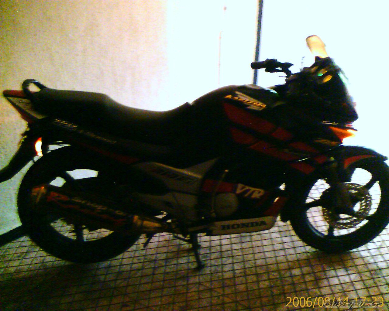 2005 HERO HONDA KARIZMA BLACK | Picture 657469 motorcycle photo