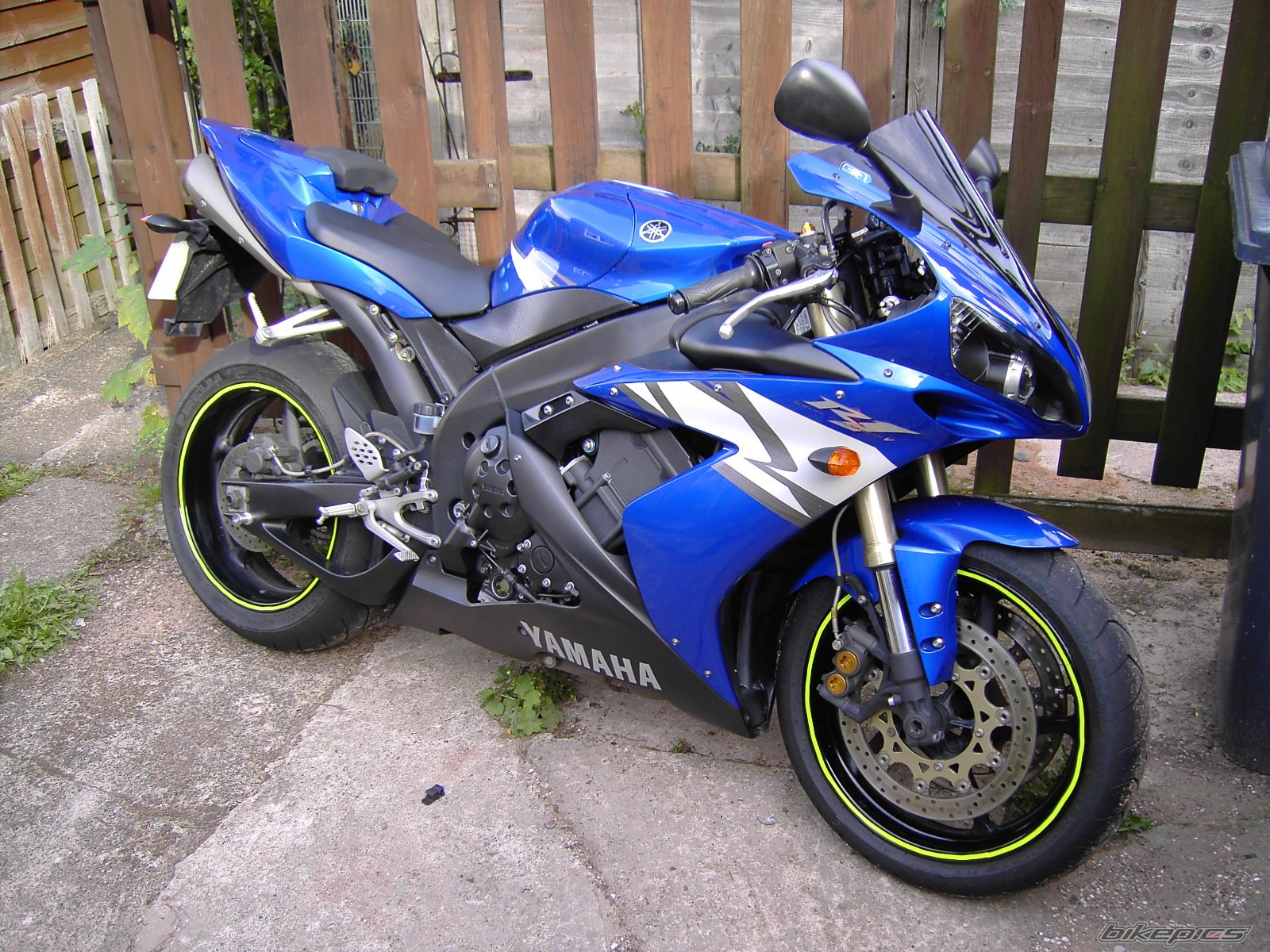 2004 YAMAHA YZF R1 | Picture 659909 motorcycle photo