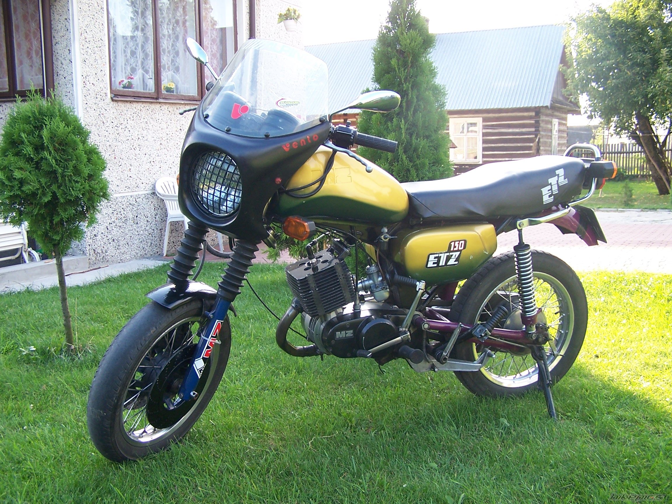 1992 MZ ETZ 150 | Picture 664000 motorcycle photo