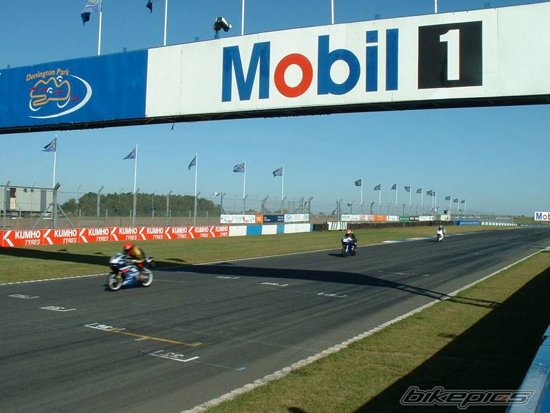 2001 SUZUKI GSX R 1000 | Picture 67032 motorcycle photo