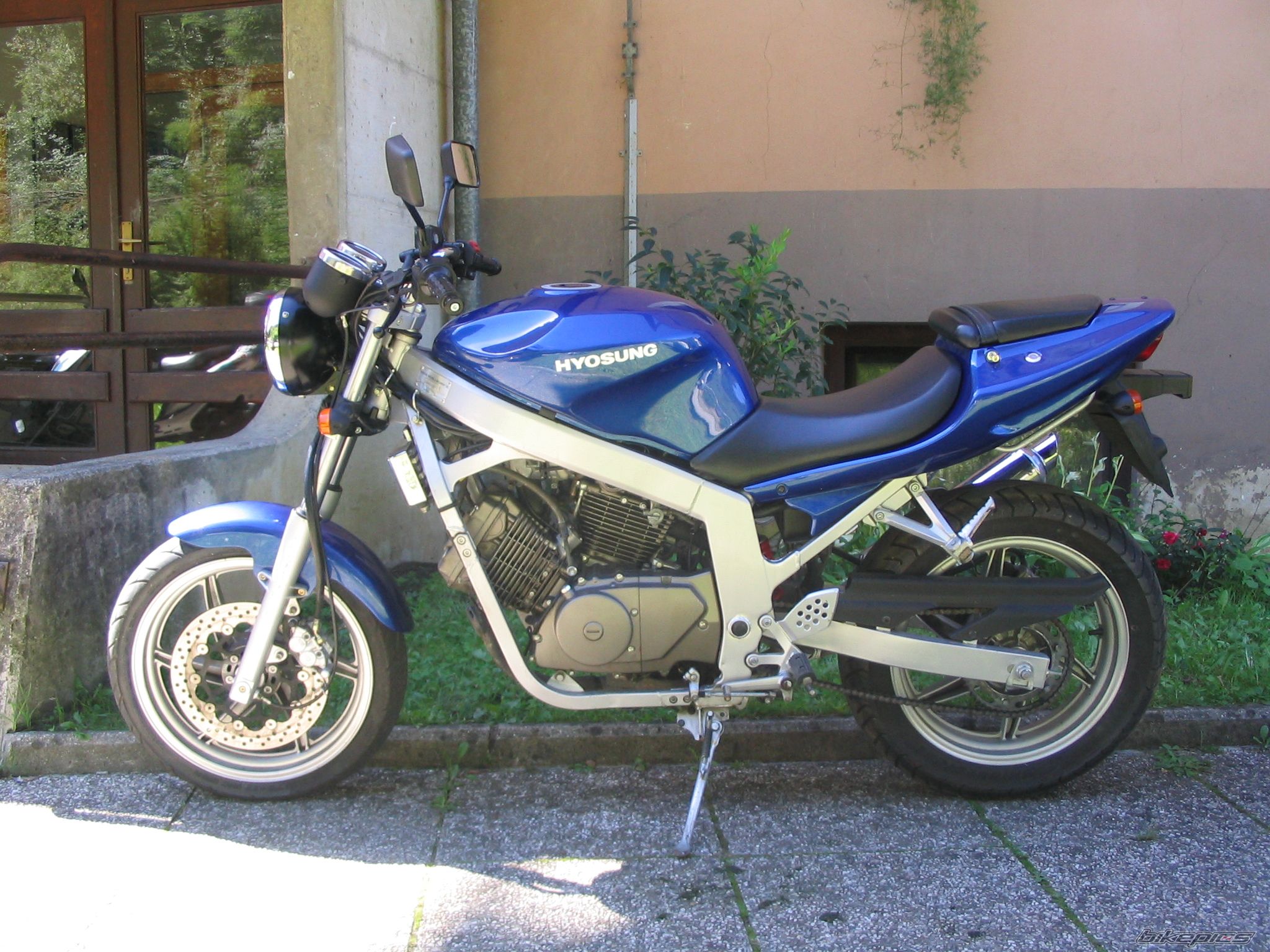 2004 HYOSUNG GT 125 COMET | Picture 672876 motorcycle photo