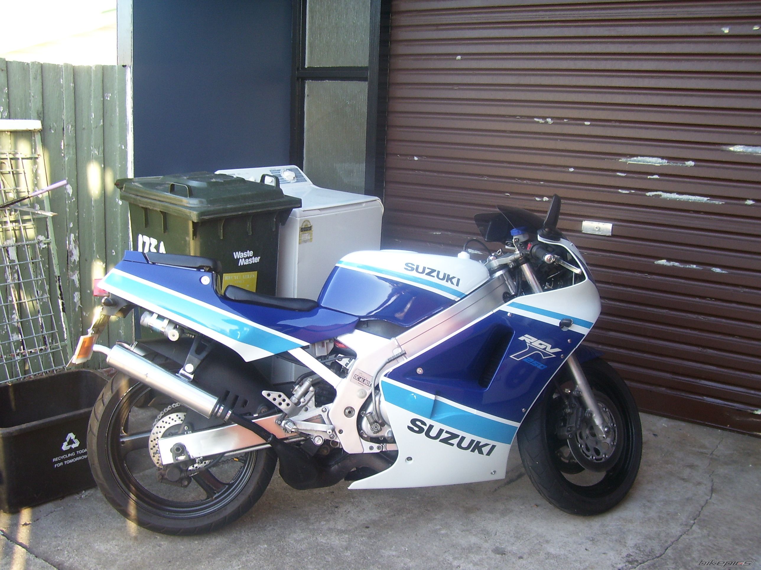 1990 SUZUKI RGV 250 | Picture 673229 motorcycle photo