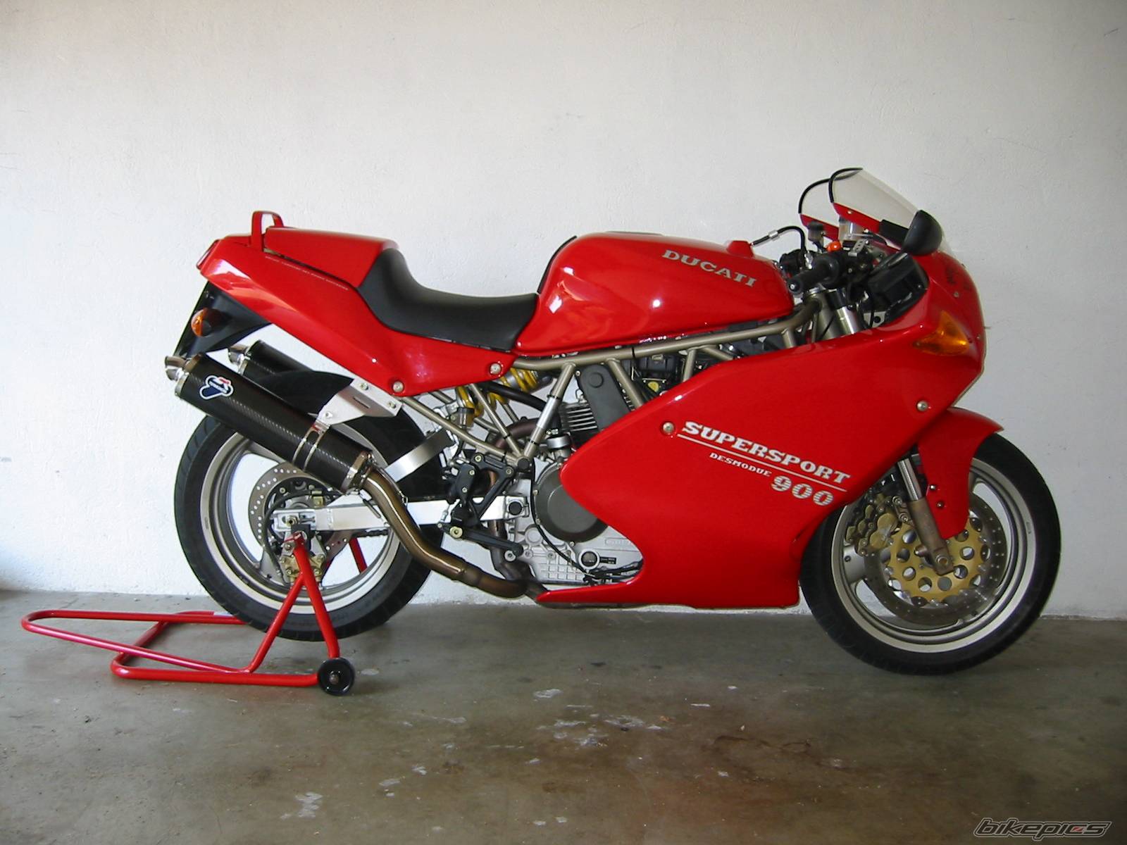 1995 DUCATI 900 SS | Picture 68263 motorcycle photo