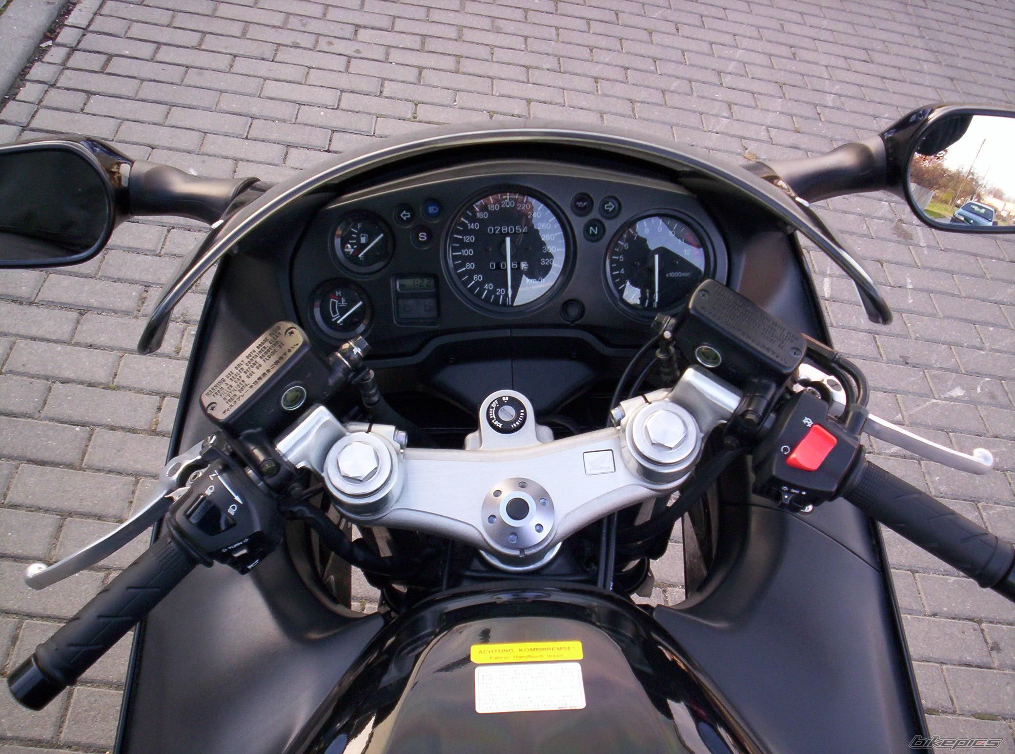 1997 HONDA CBR 1100 BLACKBIRD | Picture 684461 motorcycle photo