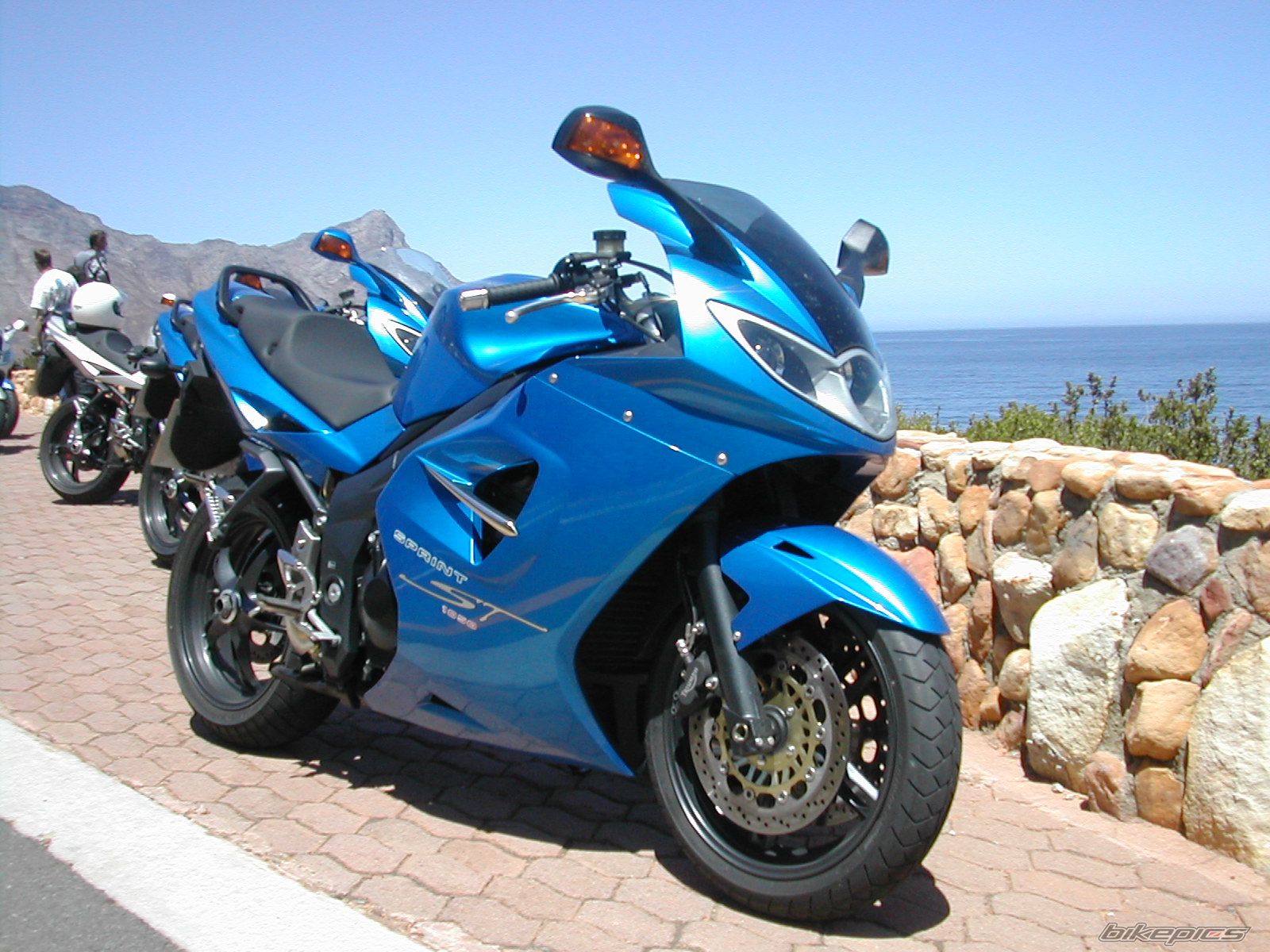 2005 TRIUMPH SPRINT ST | Picture 688931 motorcycle photo