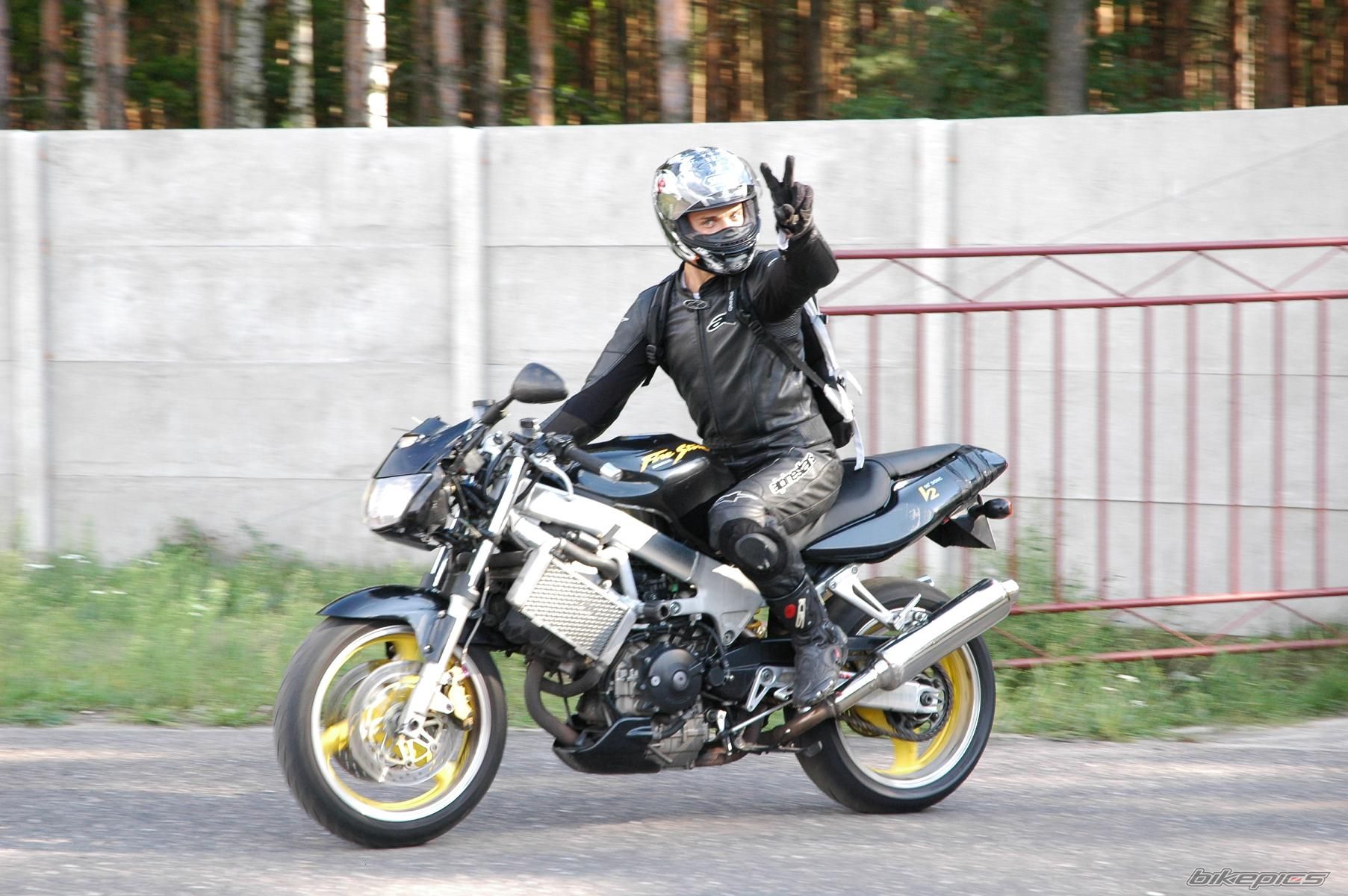 1998 HONDA VTR 1000 | Picture 697692 motorcycle photo
