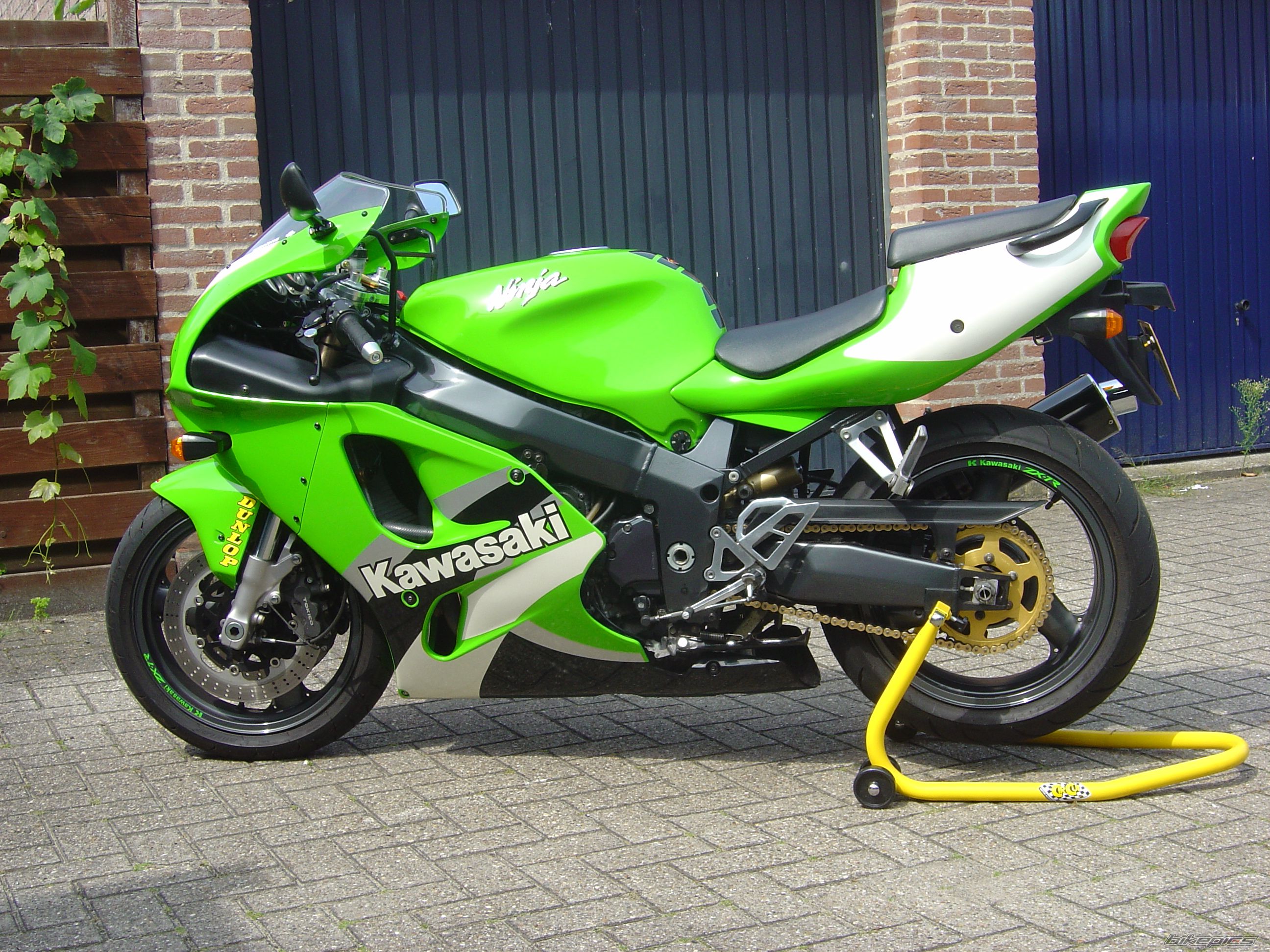 2000 KAWASAKI ZX 7R | Picture 699476 motorcycle photo