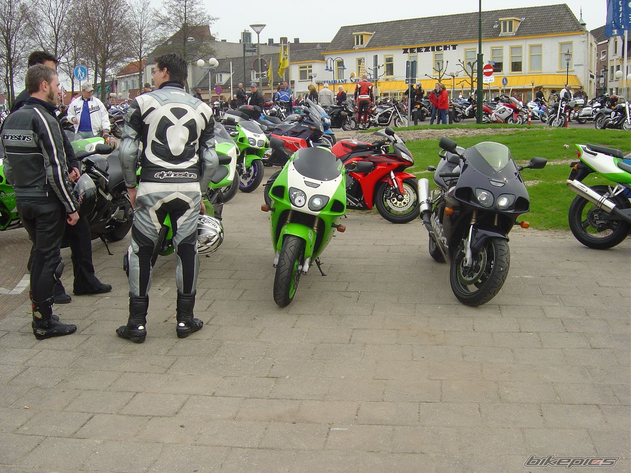 2000 KAWASAKI ZX 7R | Picture 699563 motorcycle photo