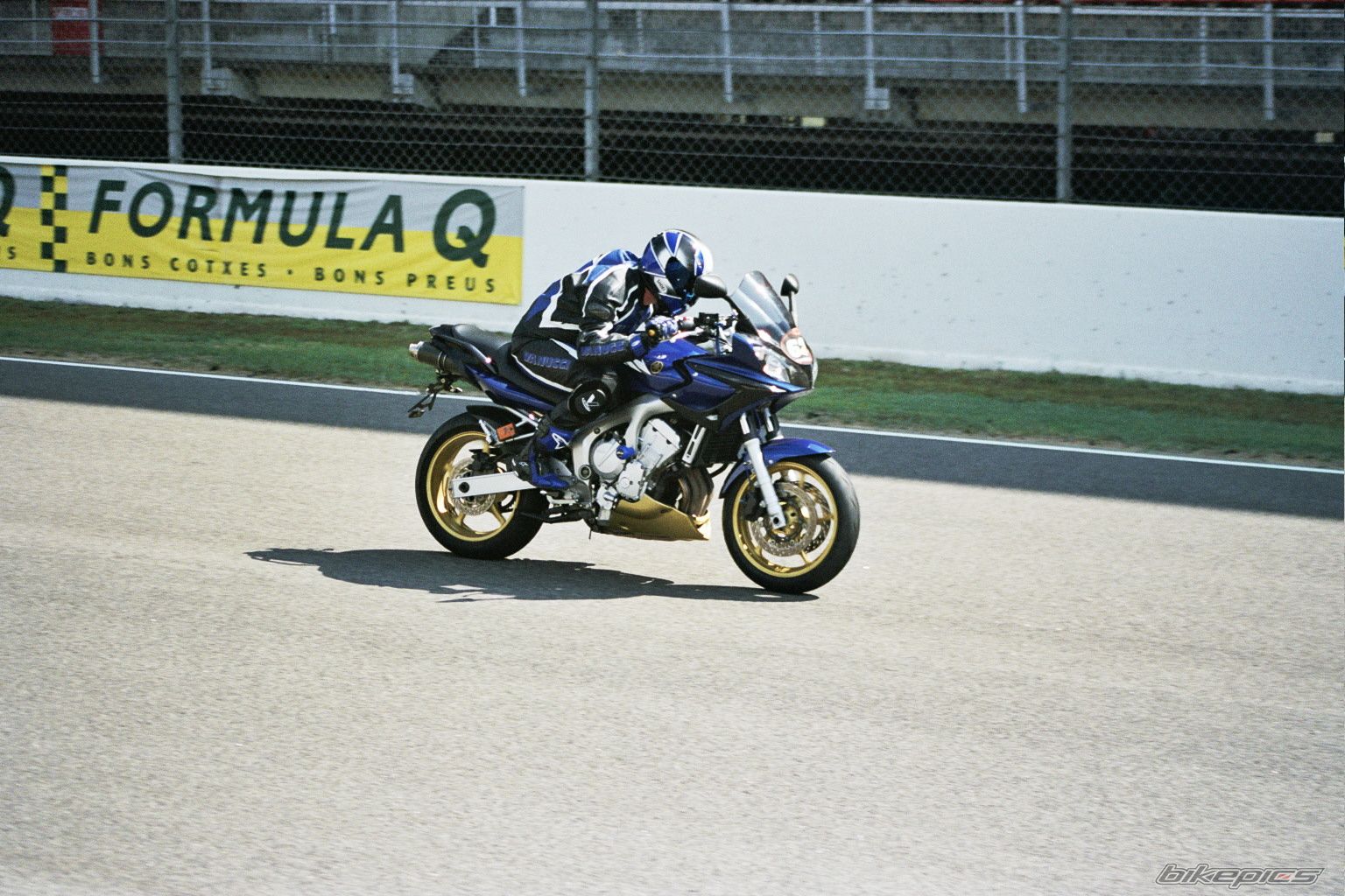 2004 YAMAHA FZ6 FAZER | Picture 700433 motorcycle photo