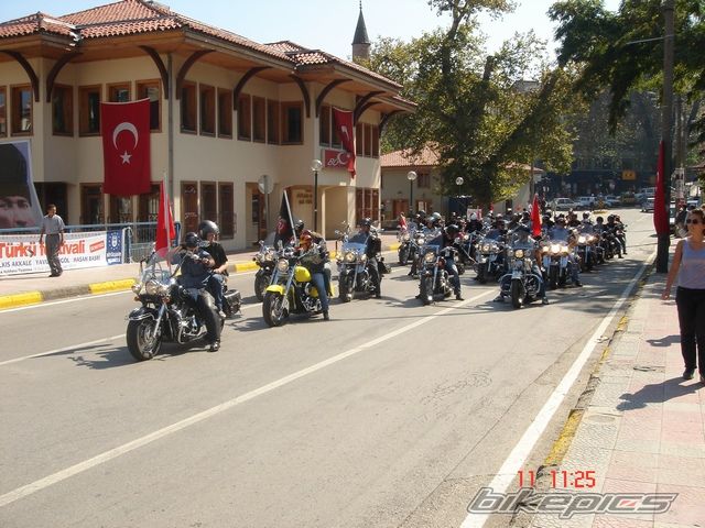 2003 SUZUKI INTRUDER 1500 | Picture 706345 motorcycle photo