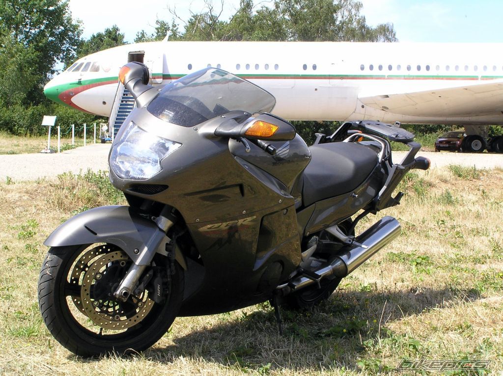 1996 HONDA CBR 1100 BLACKBIRD | Picture 712641 motorcycle photo