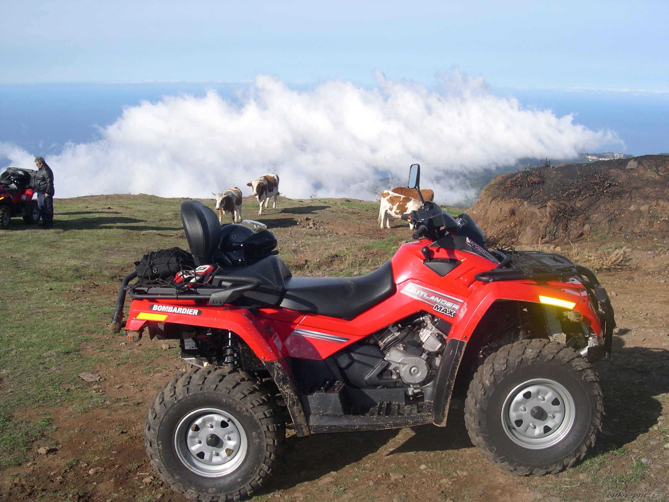 2006 BOMBARDIER OUTLANDER 800 XT | Picture 717368 motorcycle photo