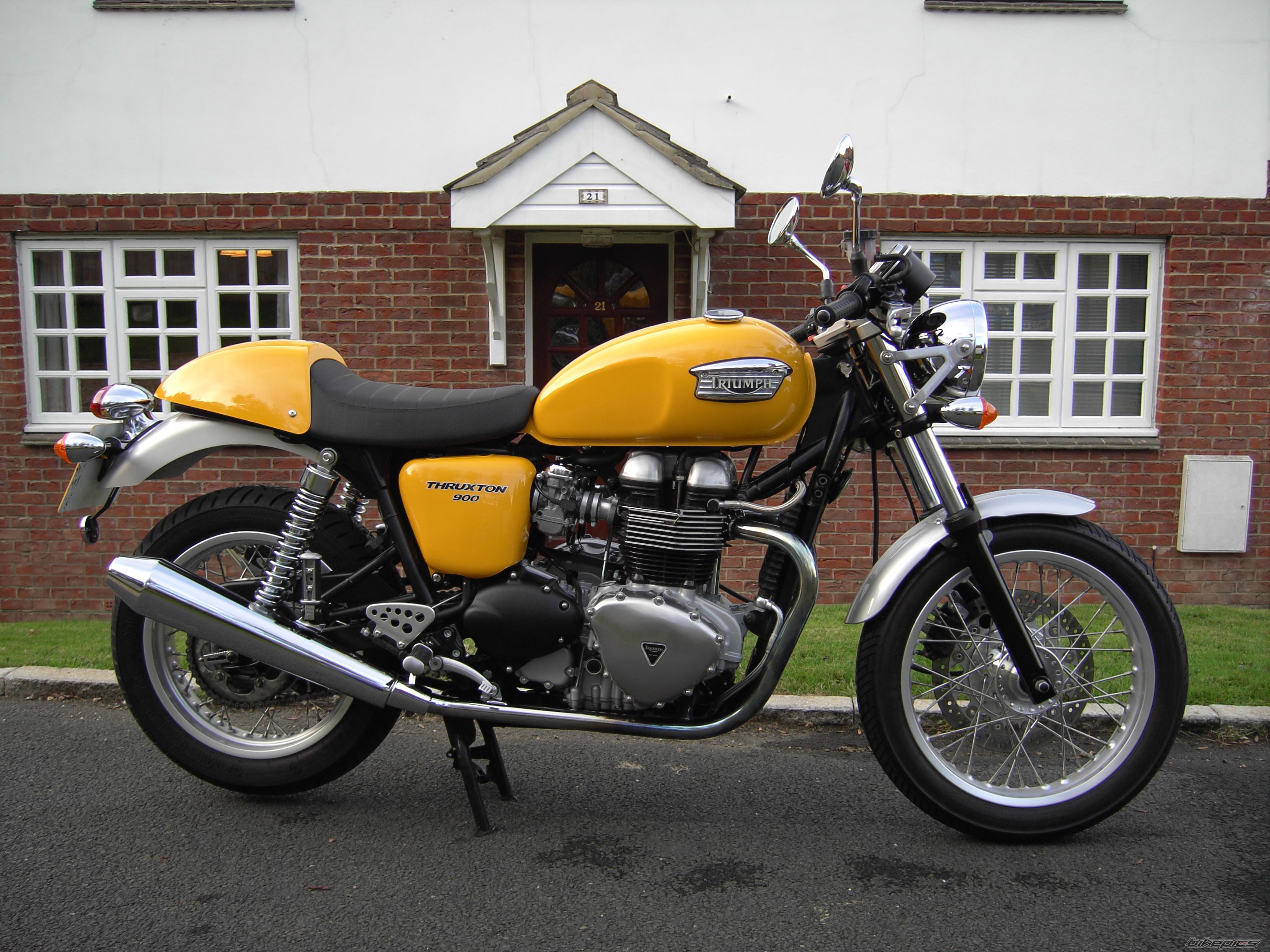 2005 TRIUMPH THRUXTON 900 | Picture 717931 motorcycle photo