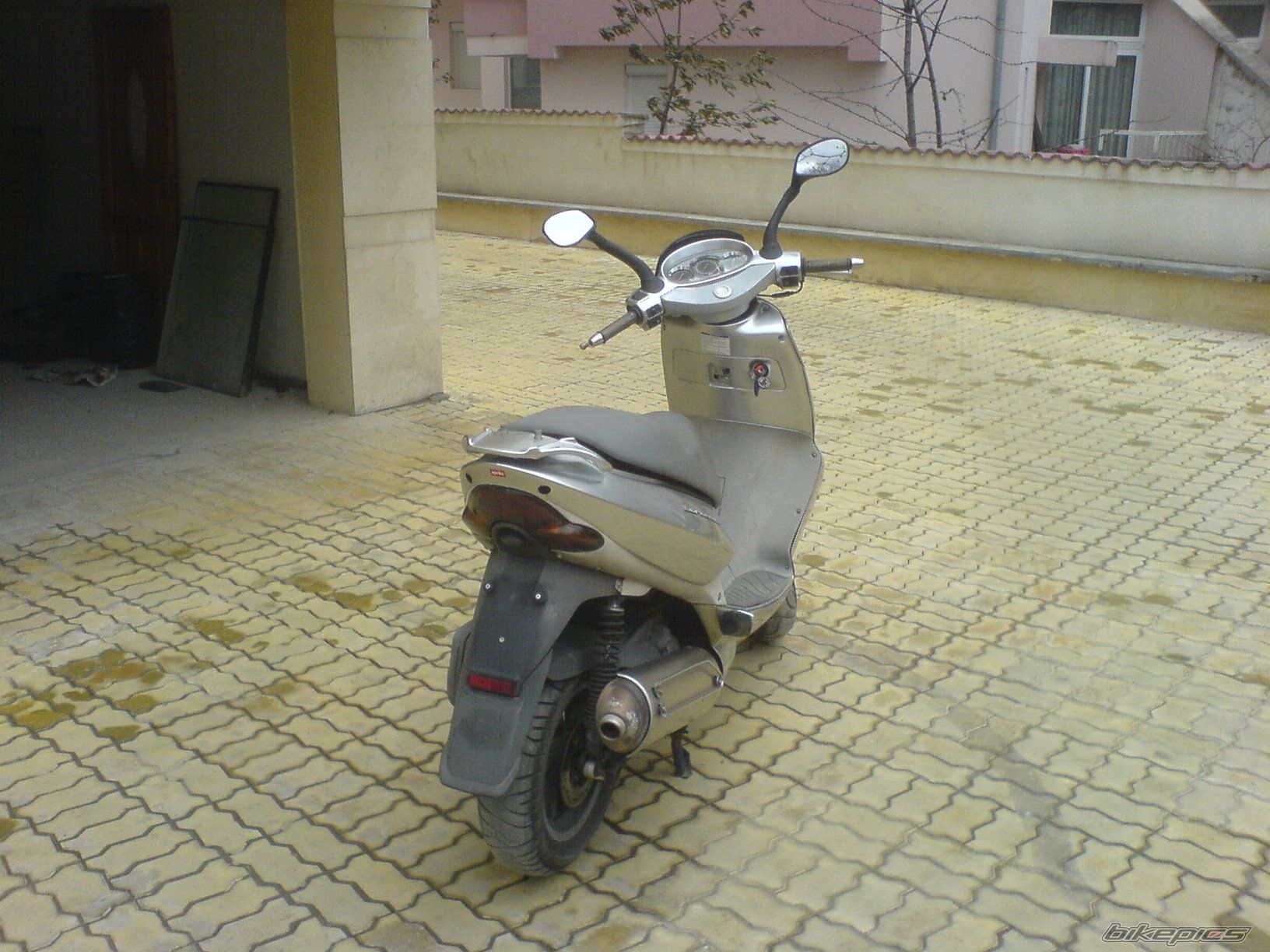 2002 APRILIA LEONARDO 150 | Picture 723332 motorcycle photo