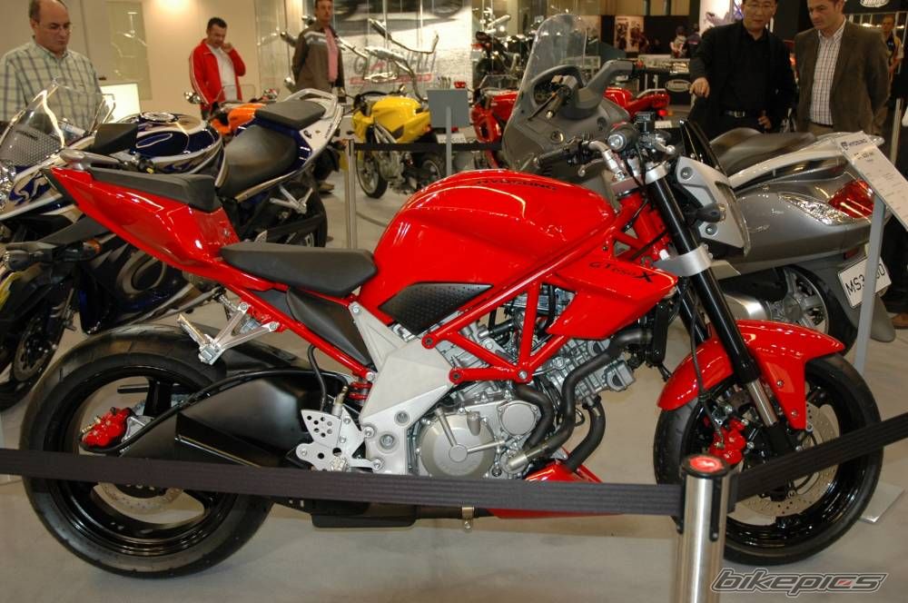 2006 HYOSUNG GT 650 COMET | Picture 731314 motorcycle photo