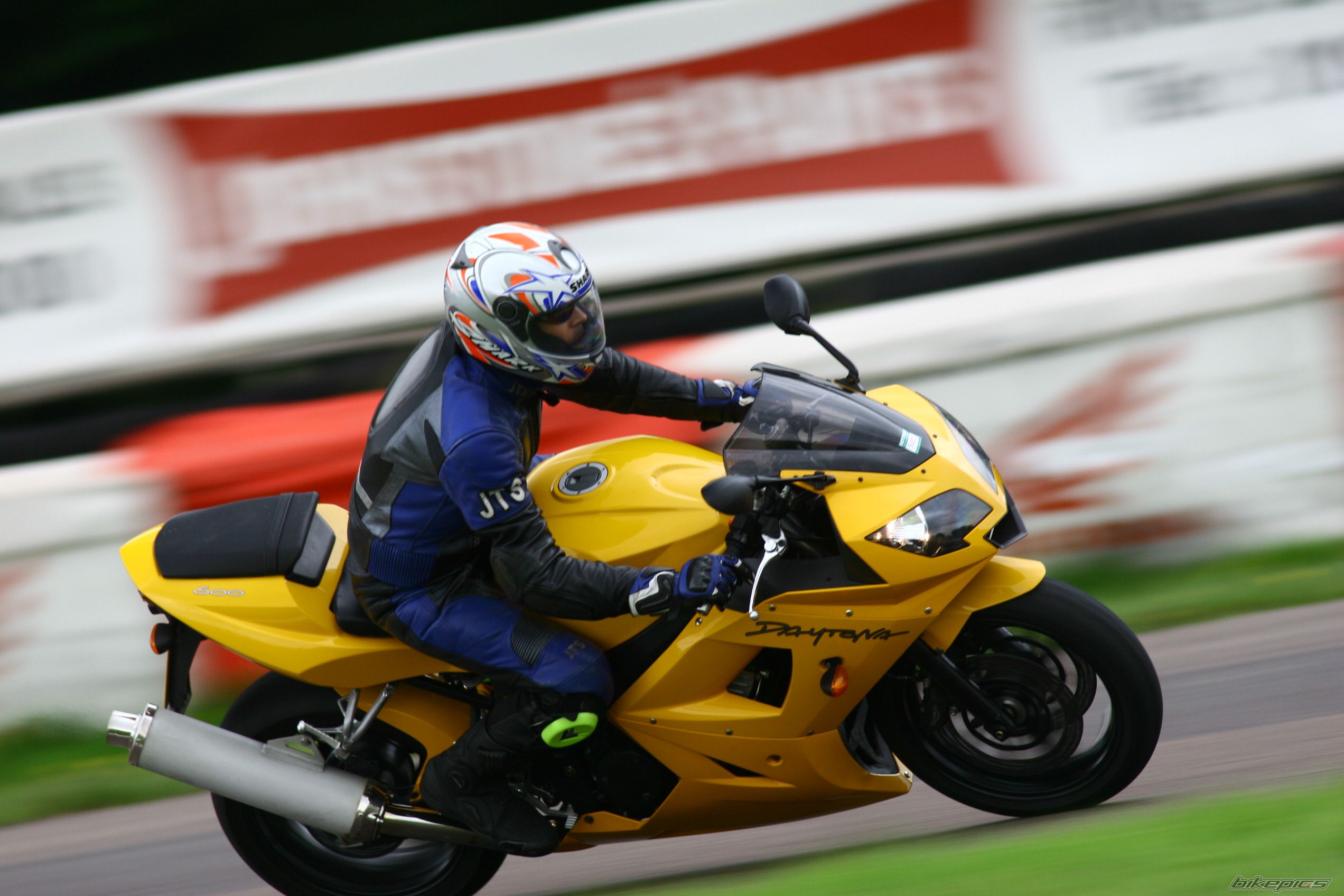 2004 TRIUMPH DAYTONA 600 | Picture 734112 motorcycle photo
