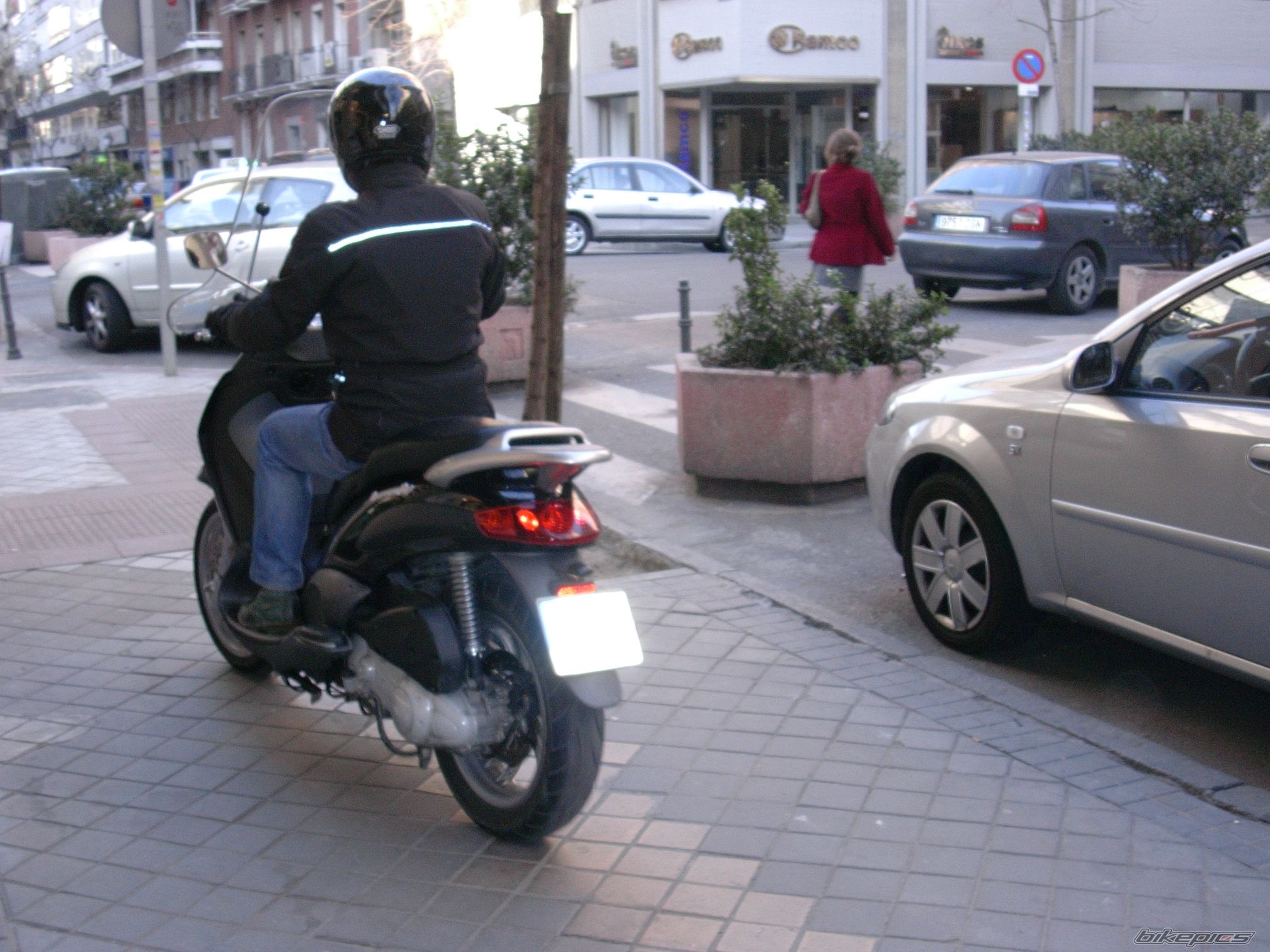 2002 PIAGGIO BEVERLY 200 | Picture 737776 motorcycle photo