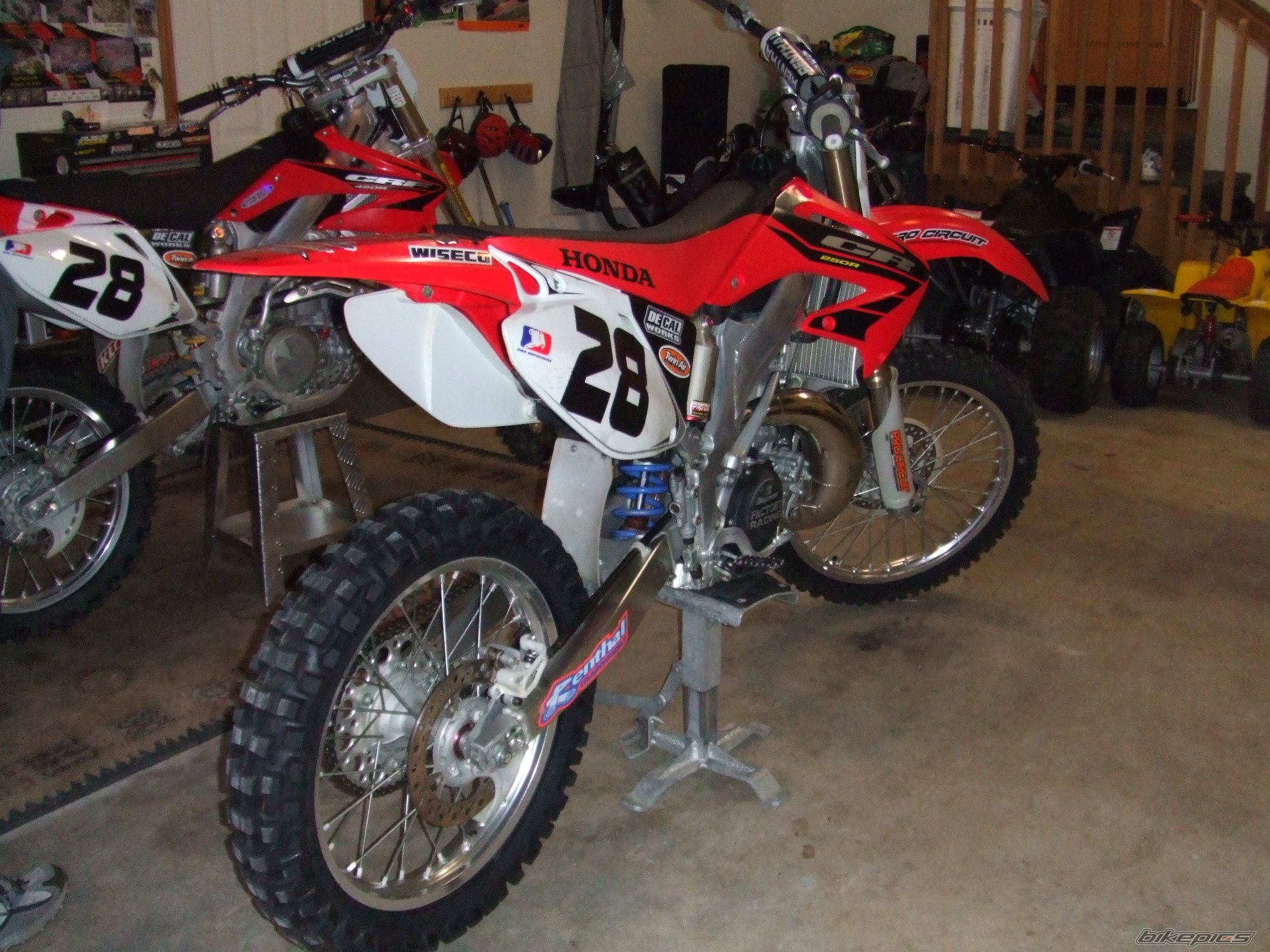 2004 HONDA CR 250 | Picture 740075 motorcycle photo