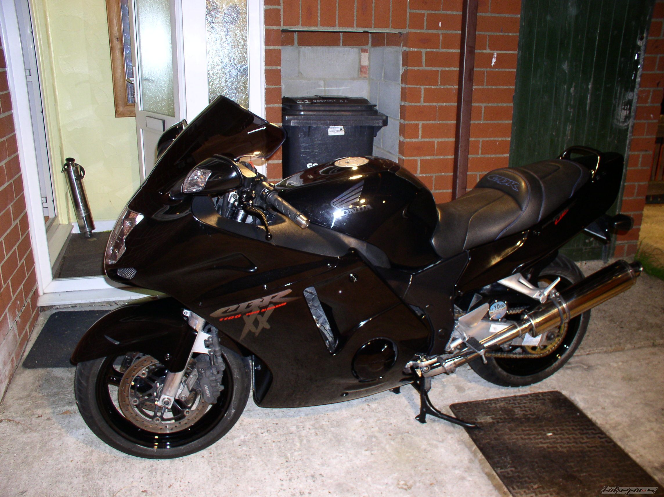 1998 HONDA CBR 1100 BLACKBIRD | Picture 747352 motorcycle photo