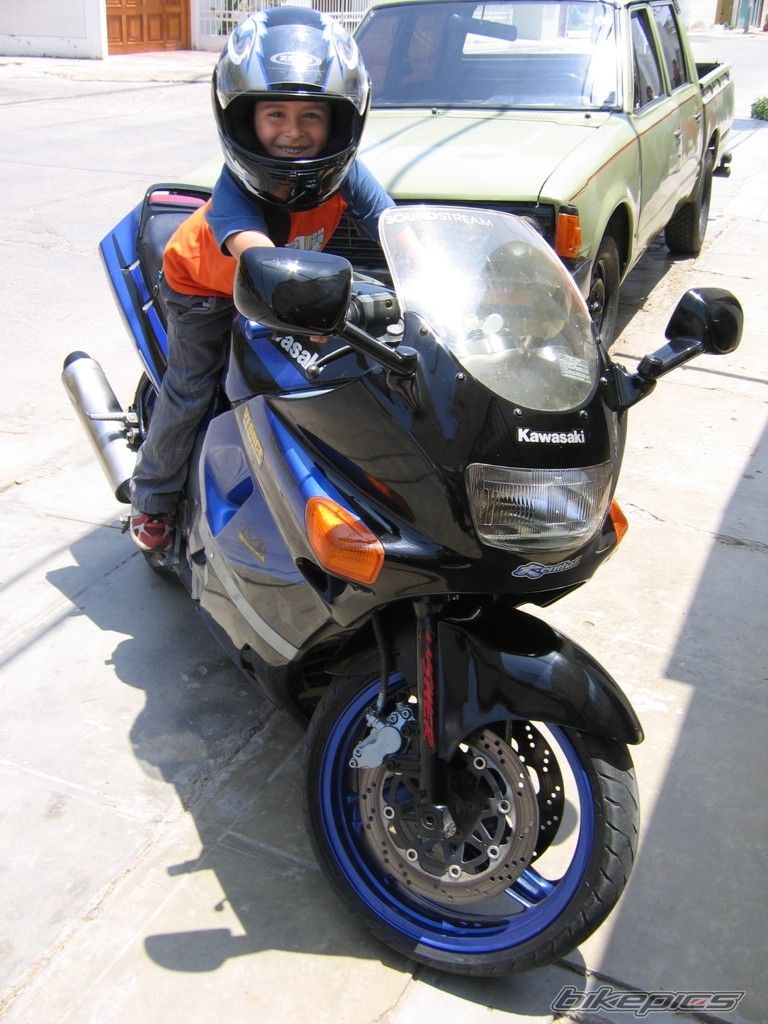 1996 KAWASAKI ZZR 400 | Picture 751439 motorcycle photo