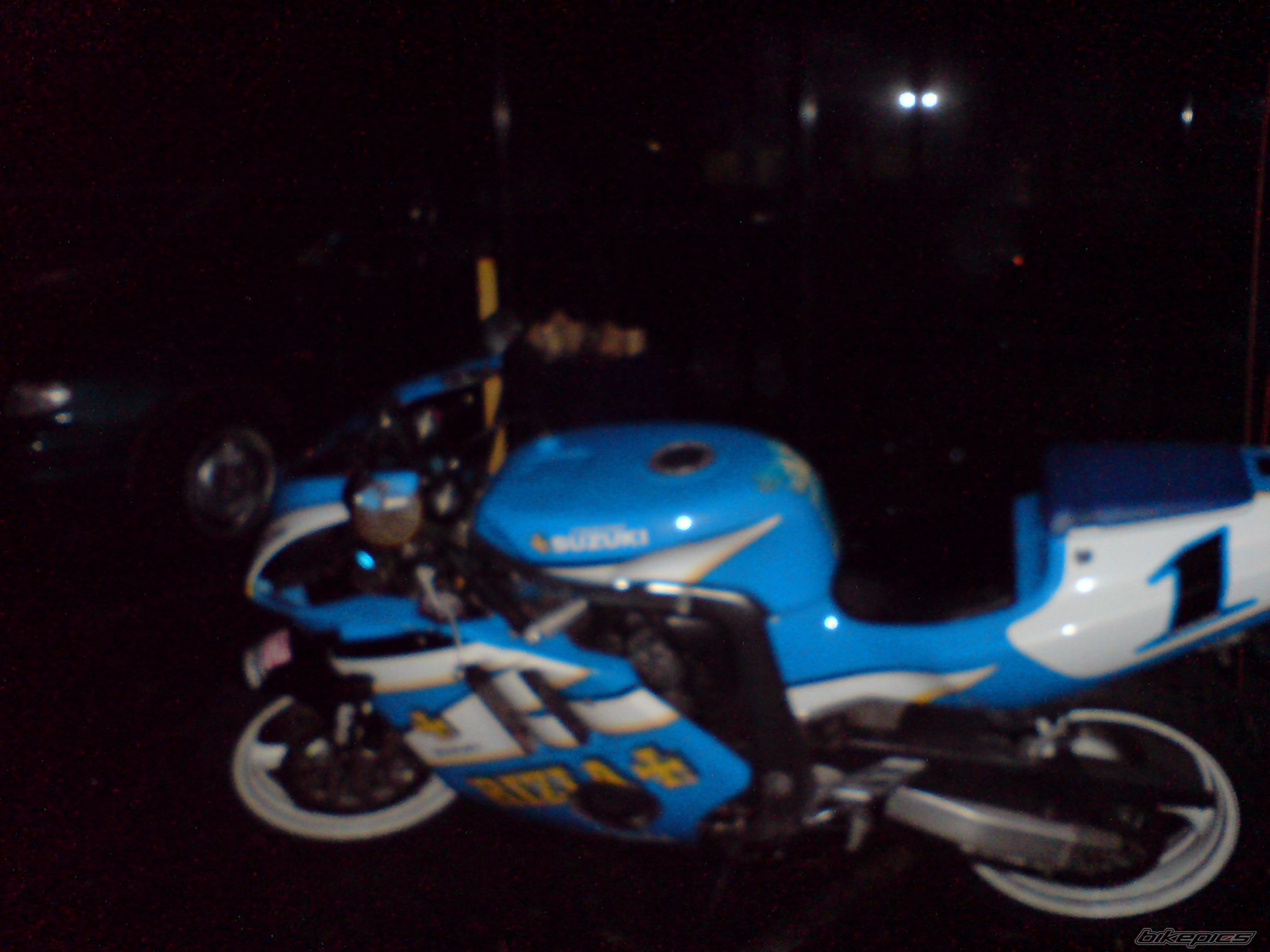 1999 SUZUKI GSX R 400 | Picture 761640 motorcycle photo