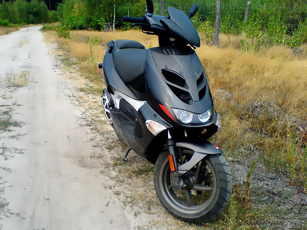 2004 APRILIA SR 50 | Picture 770380 motorcycle photo