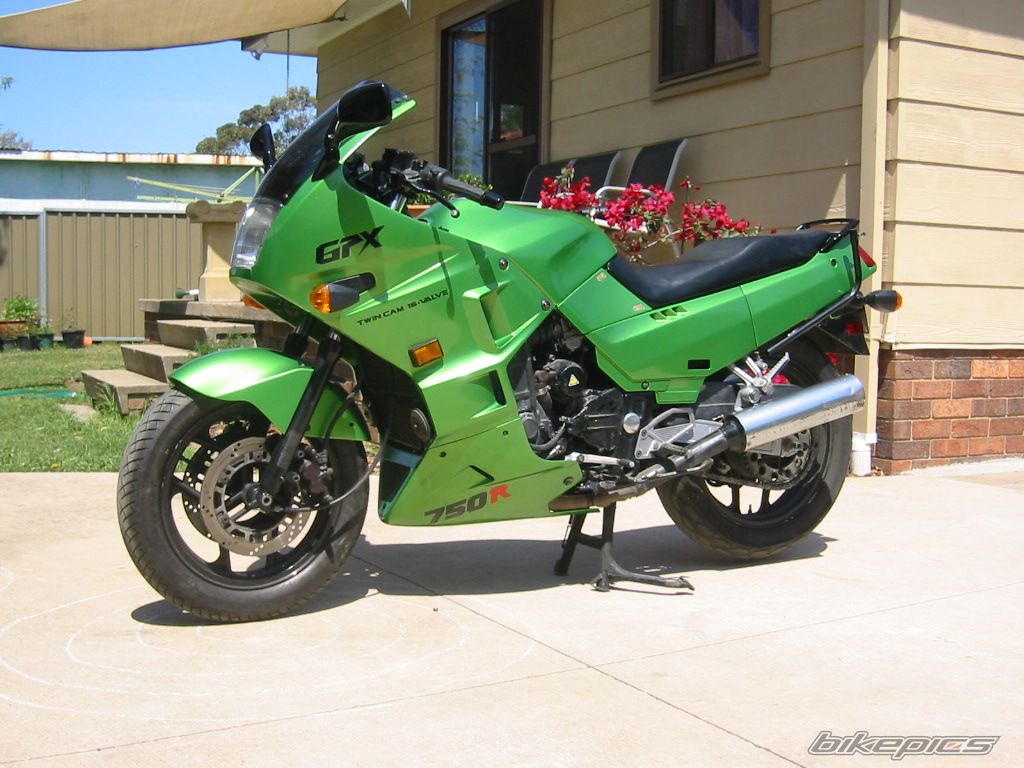 1986 KAWASAKI GPX 750 | Picture 770987 motorcycle photo