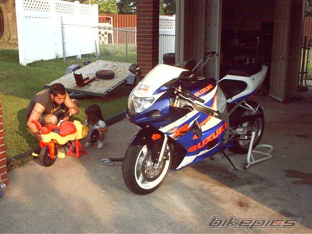 2001 SUZUKI GSX R 600 | Picture 780465 motorcycle photo