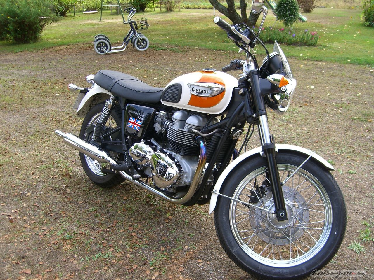 2005 TRIUMPH BONNEVILLE | Picture 797119 motorcycle photo