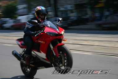 2005 YAMAHA YZF R6 | Picture 800159 motorcycle photo