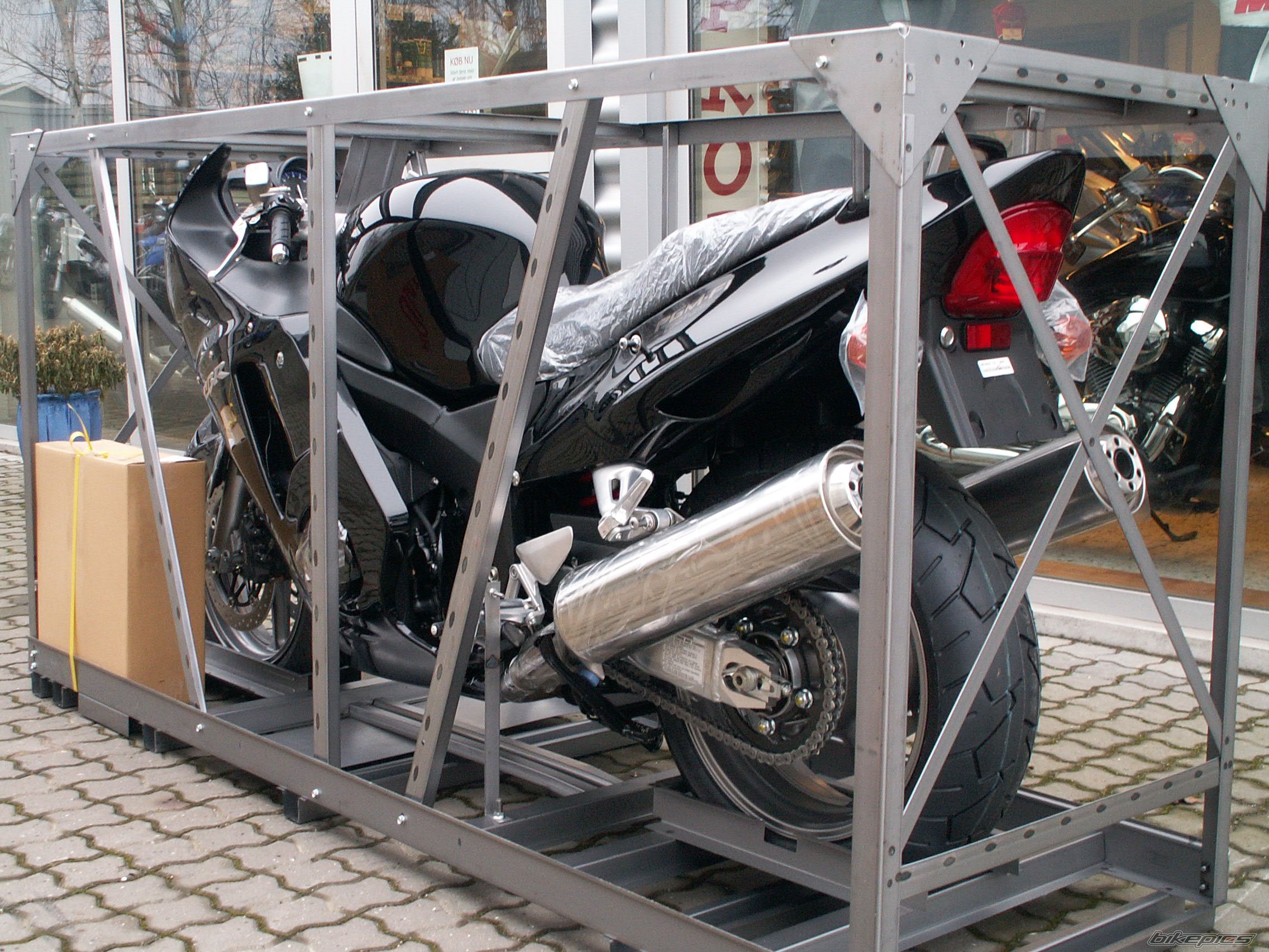 2007 HONDA CBR 1100 BLACKBIRD | Picture 800749 motorcycle photo