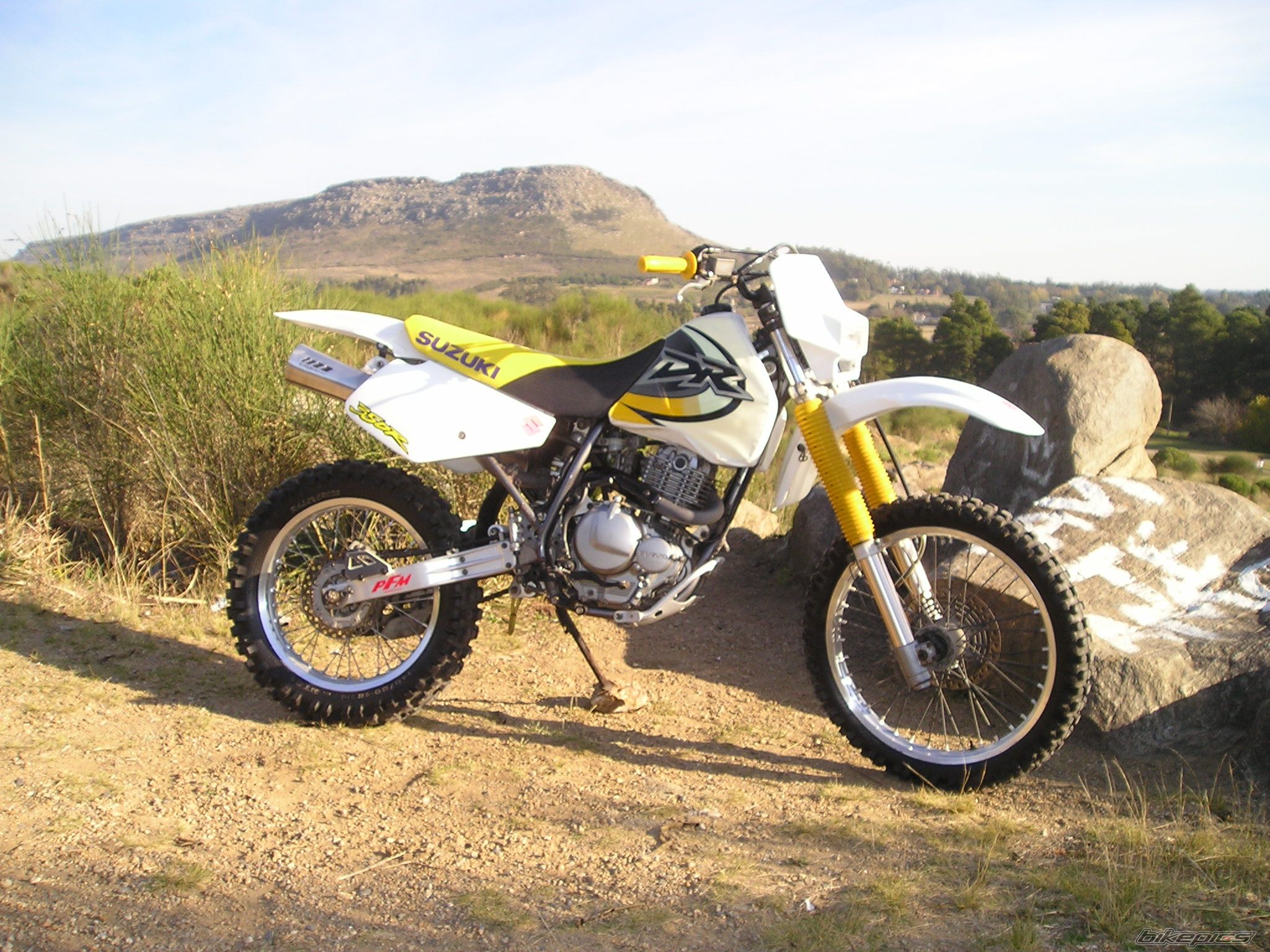 1997 SUZUKI DR 350 | Picture 800791 motorcycle photo