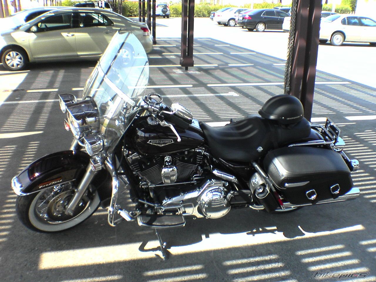 2007 HARLEY DAVIDSON HARLEY DAVISON ROAD KING CLASSIC | Picture 806459 motorcycle photo
