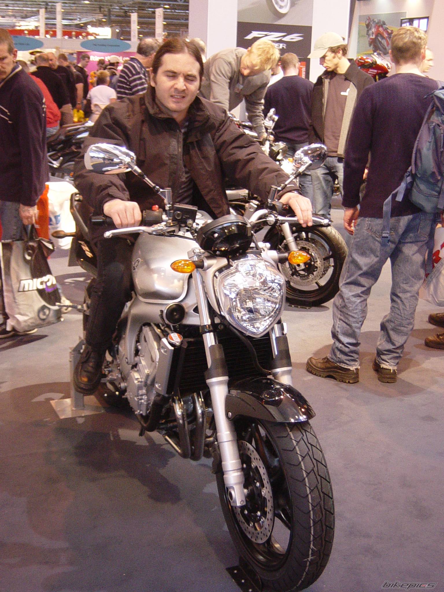 2004 YAMAHA FZ6 FAZER | Picture 81377 motorcycle photo