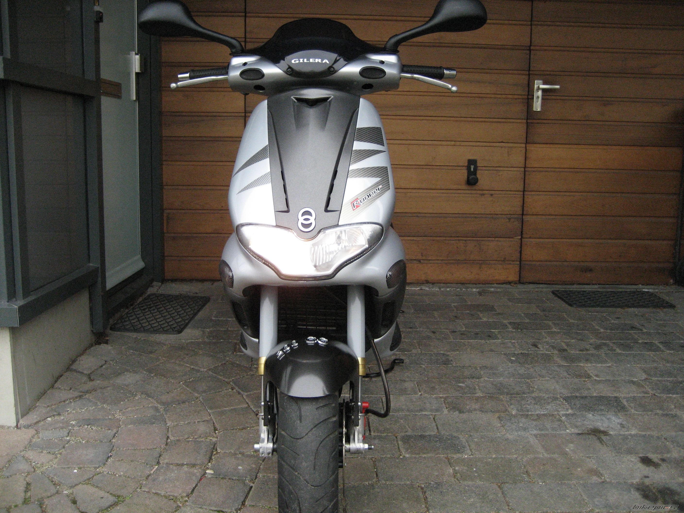 2001 GILERA RUNNER 200 VXR | Picture 814266 motorcycle photo