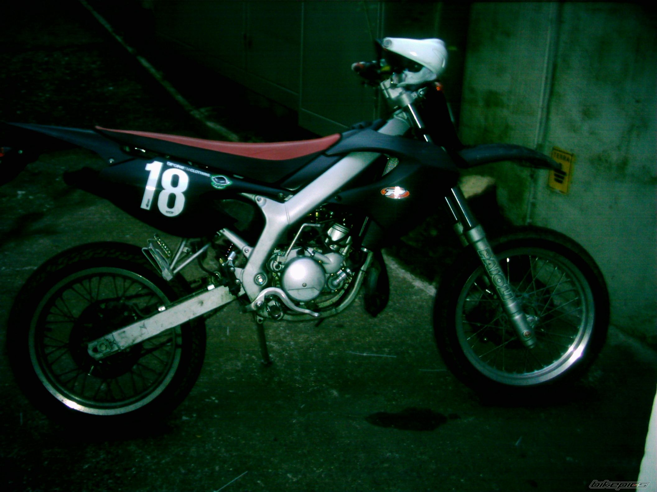 2004 MALAGUTI XSM 50 | Picture 814703 motorcycle photo