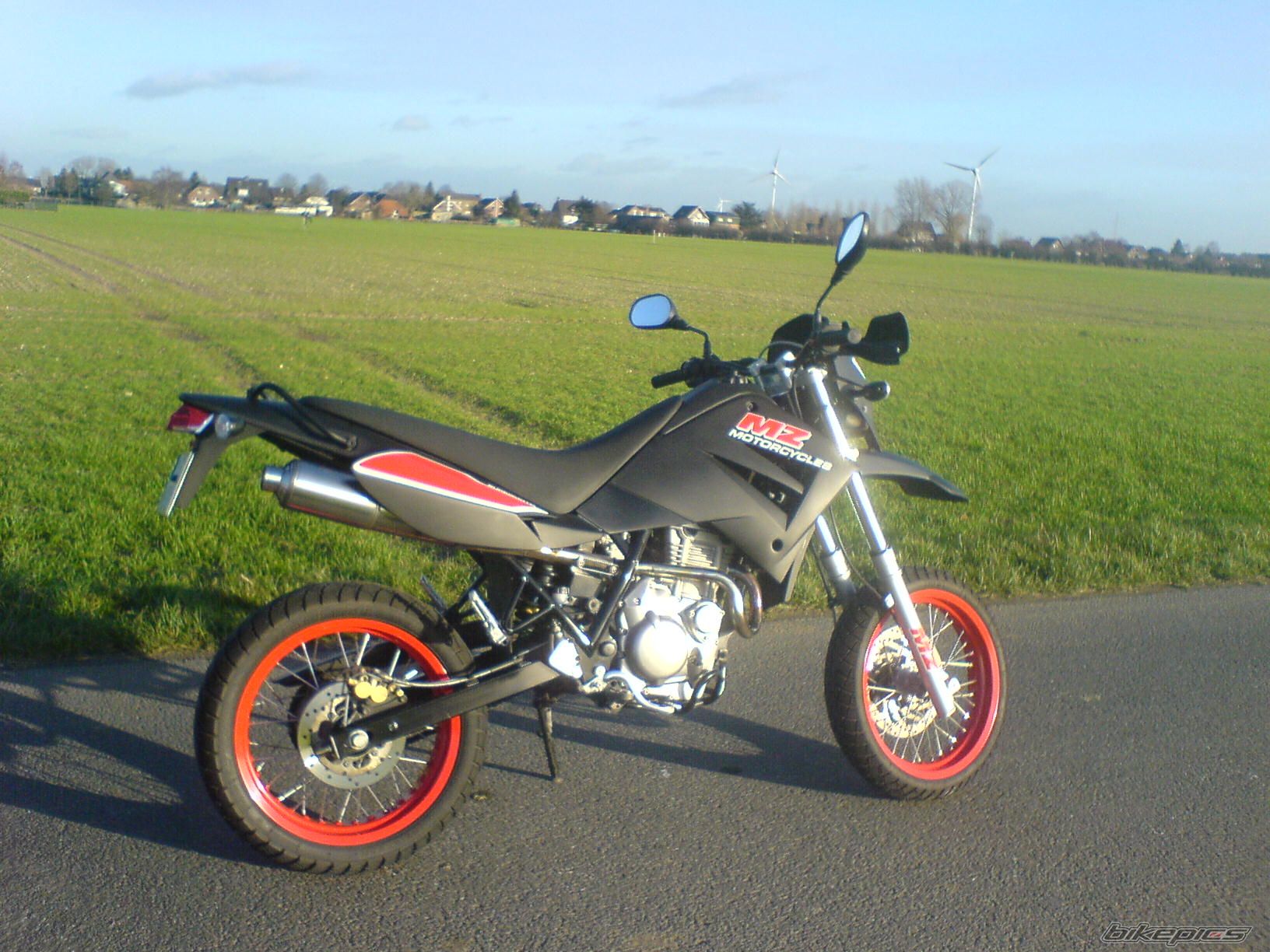 2005 MZ 125SM | Picture 815437 motorcycle photo