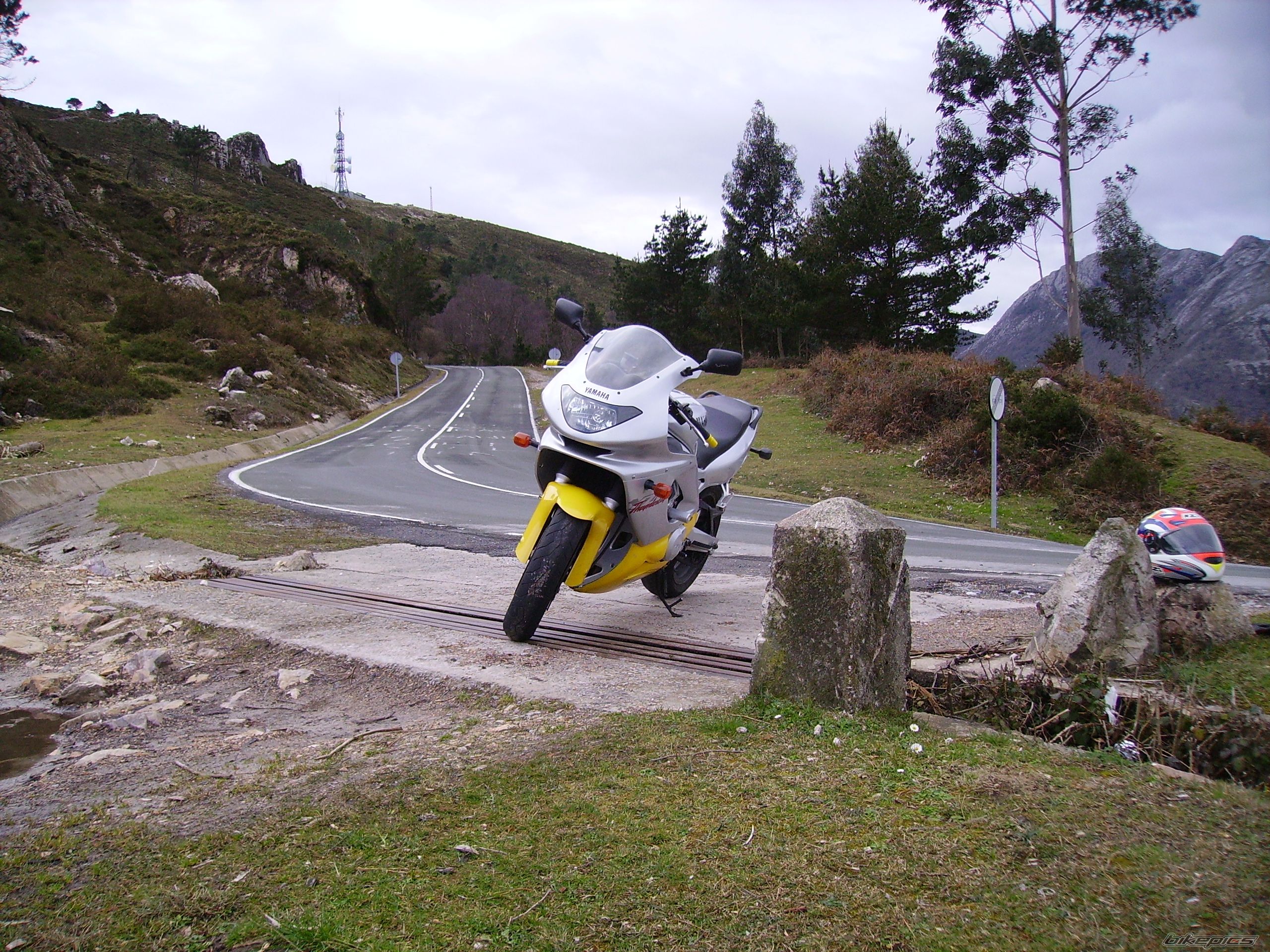 1996 YAMAHA YZF 600 | Picture 817333 motorcycle photo