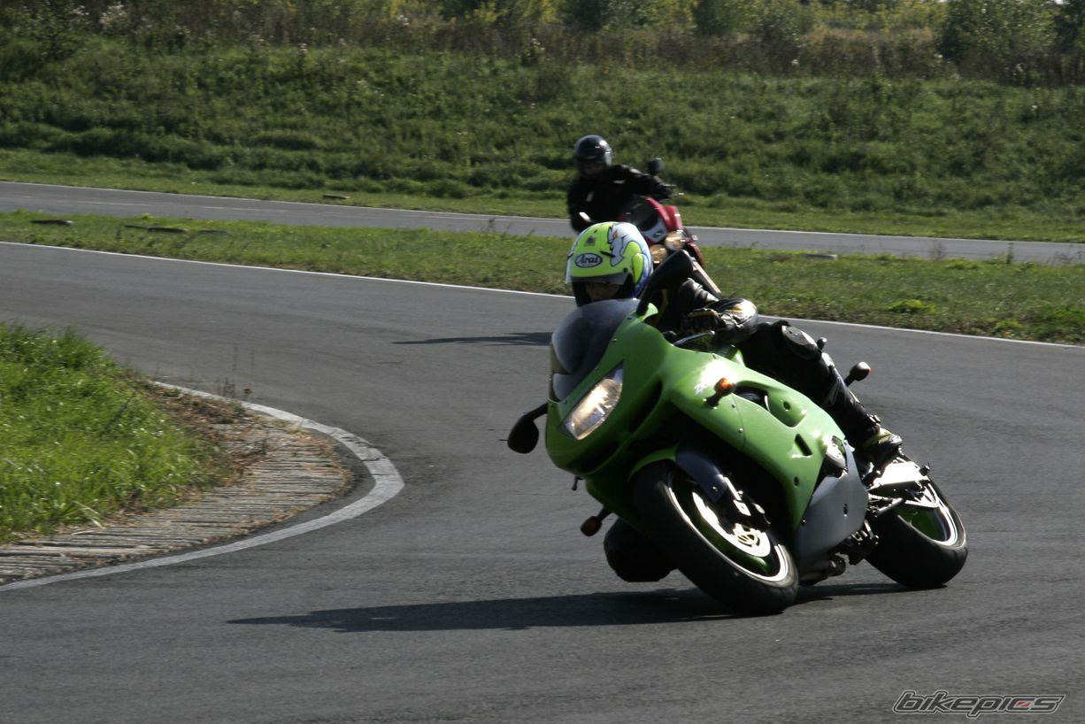 1998 KAWASAKI ZX 9R | Picture 818797 motorcycle photo