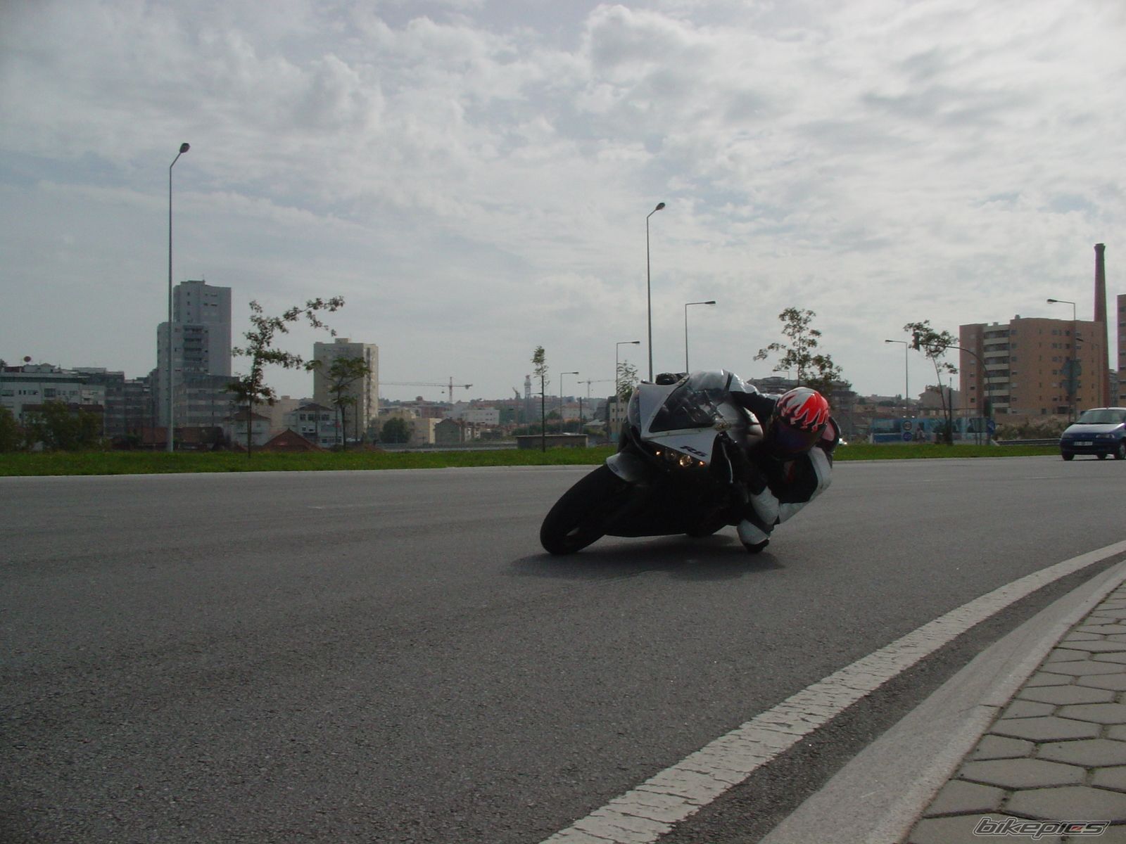 2004 YAMAHA YZF R6 | Picture 819319 motorcycle photo