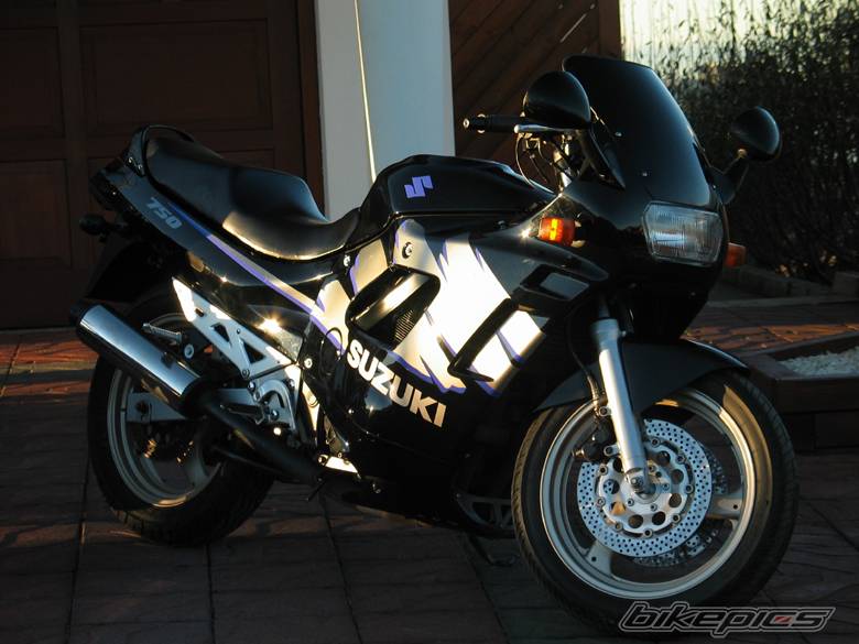1993 SUZUKI GSX 750F | Picture 83123 motorcycle photo