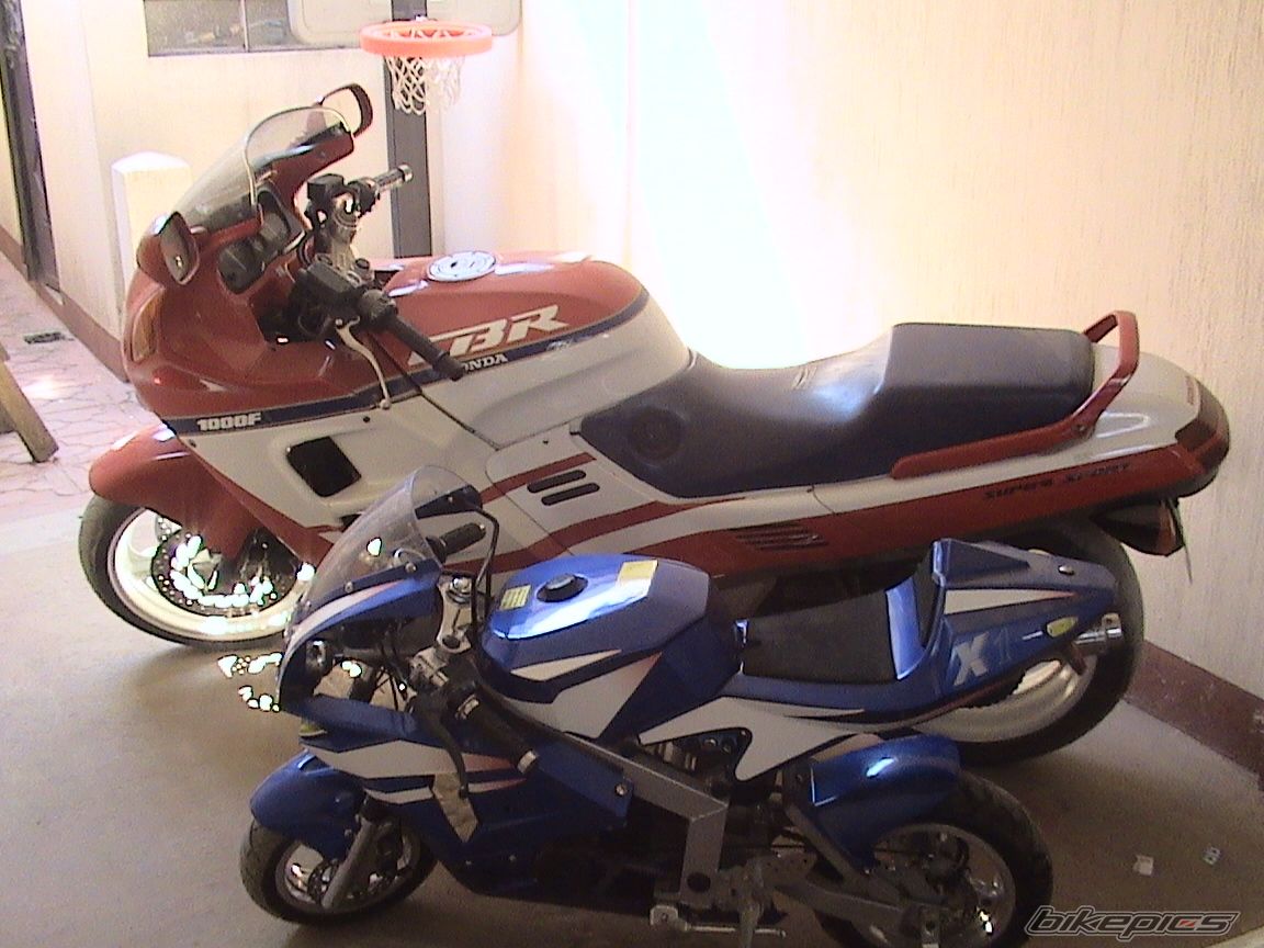 1990 HONDA CBR 1000 F | Picture 831259 motorcycle photo
