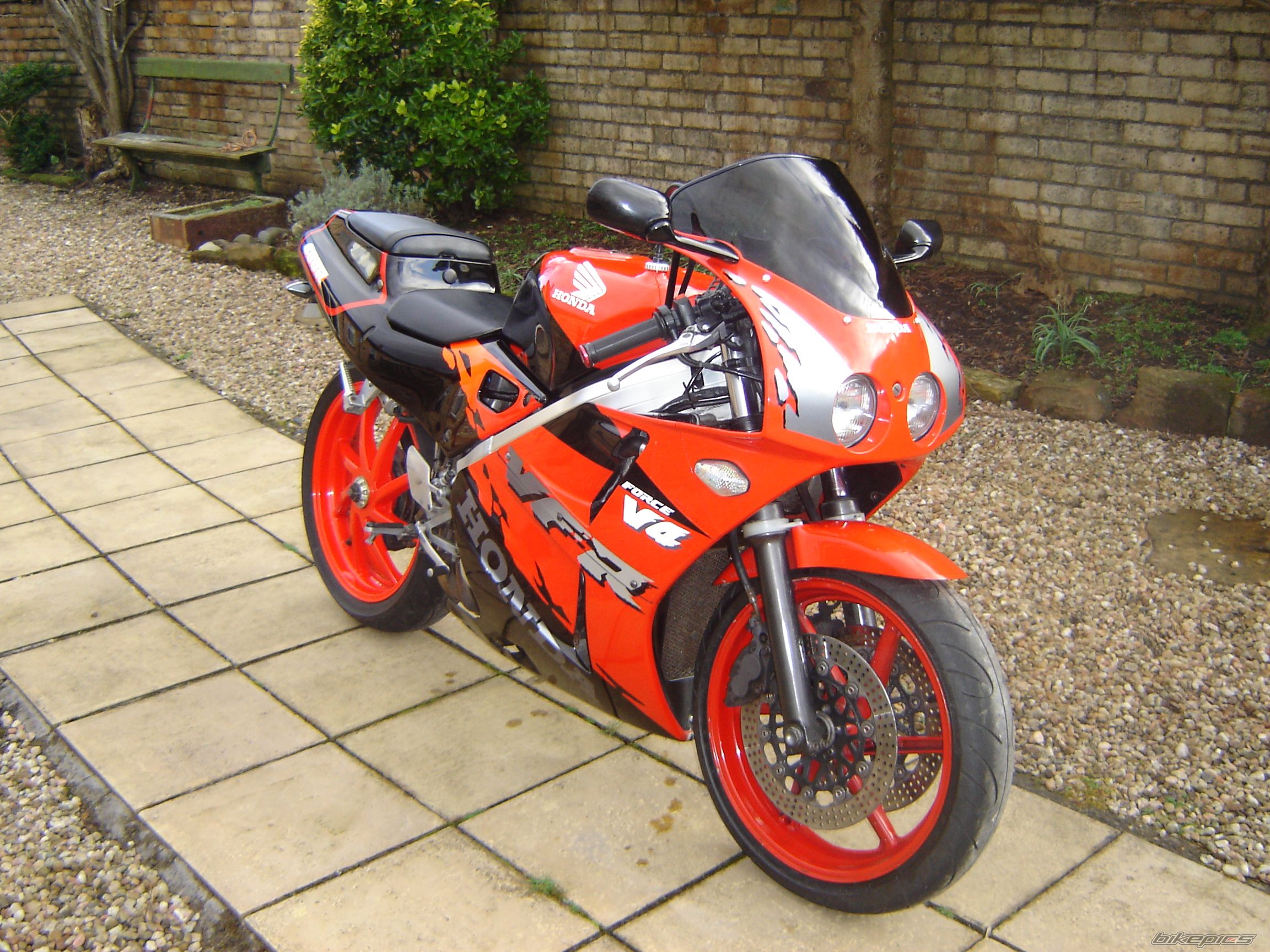 1992 HONDA VFR 400 | Picture 833776 motorcycle photo