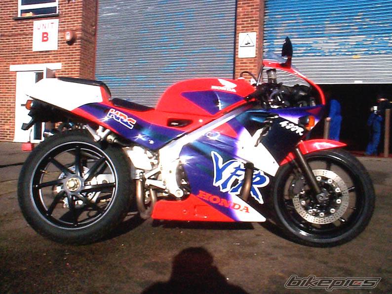 1990 HONDA VFR 400 | Picture 84530 motorcycle photo
