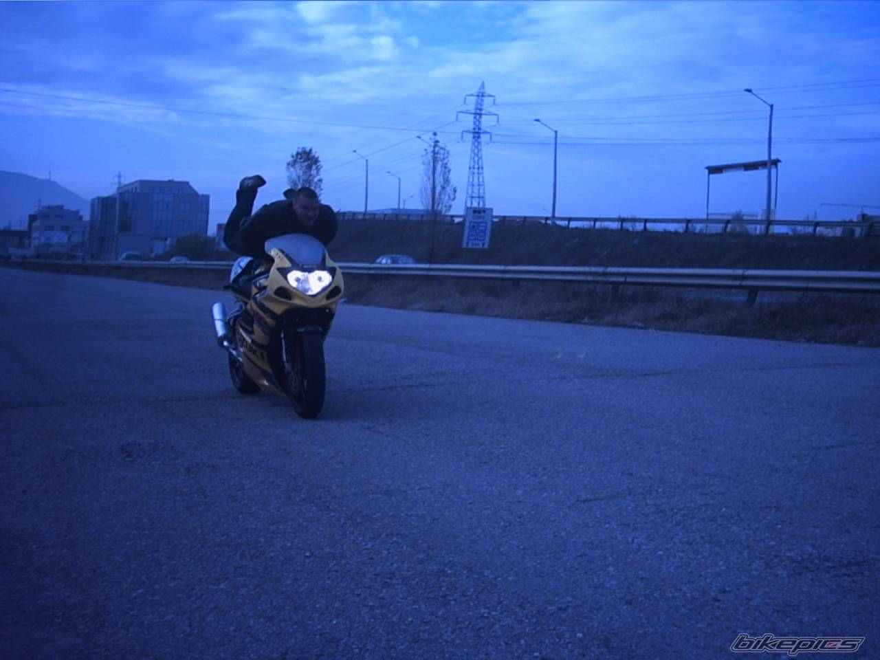 2002 SUZUKI GSX R 750 | Picture 85094 motorcycle photo