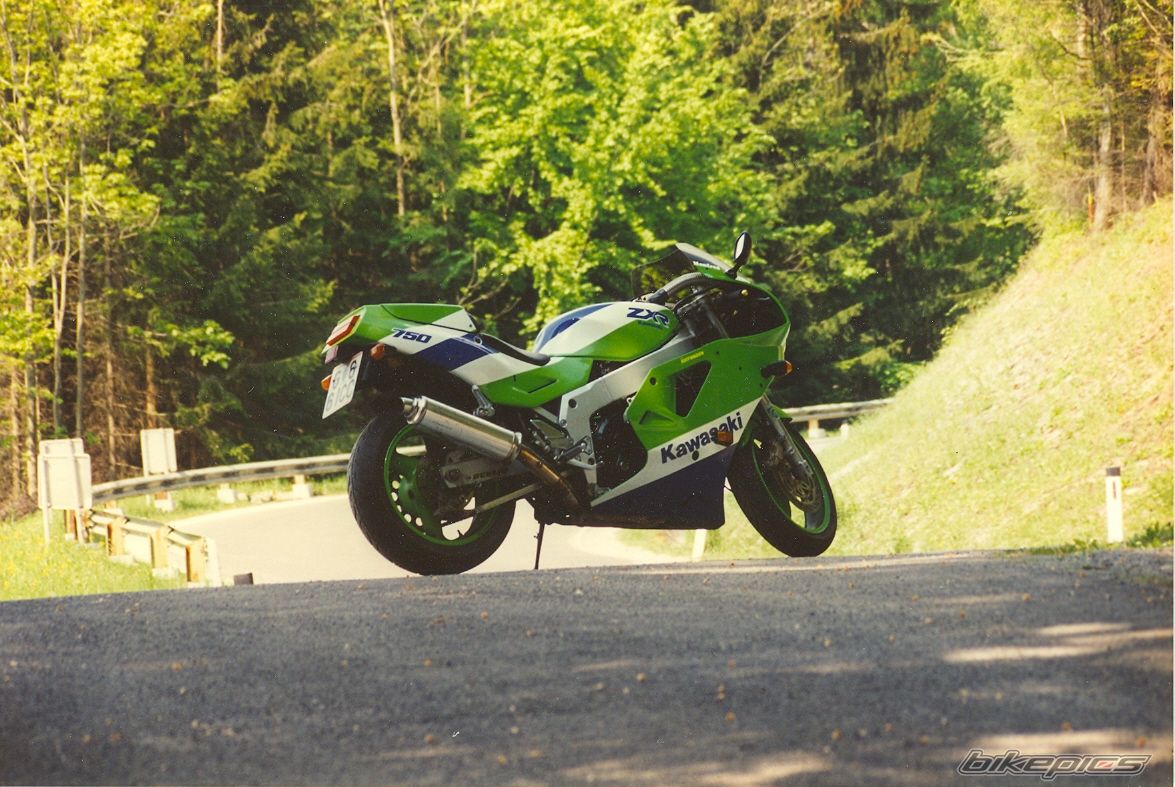 1989 KAWASAKI ZXR 750 | Picture 855571 motorcycle photo