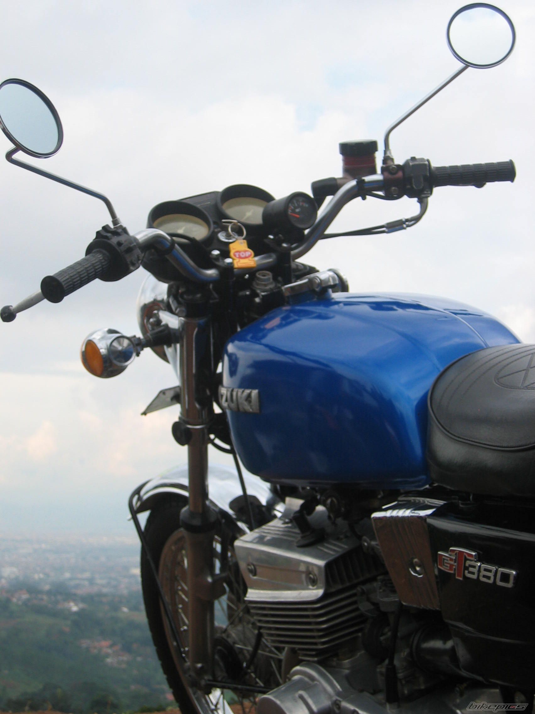 1975 SUZUKI GT 380 | Picture 868528 motorcycle photo