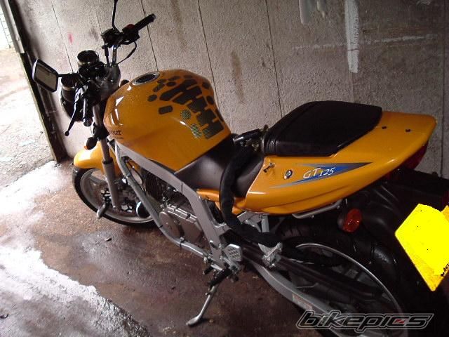 2004 HYOSUNG GT 125 COMET | Picture 875178 motorcycle photo